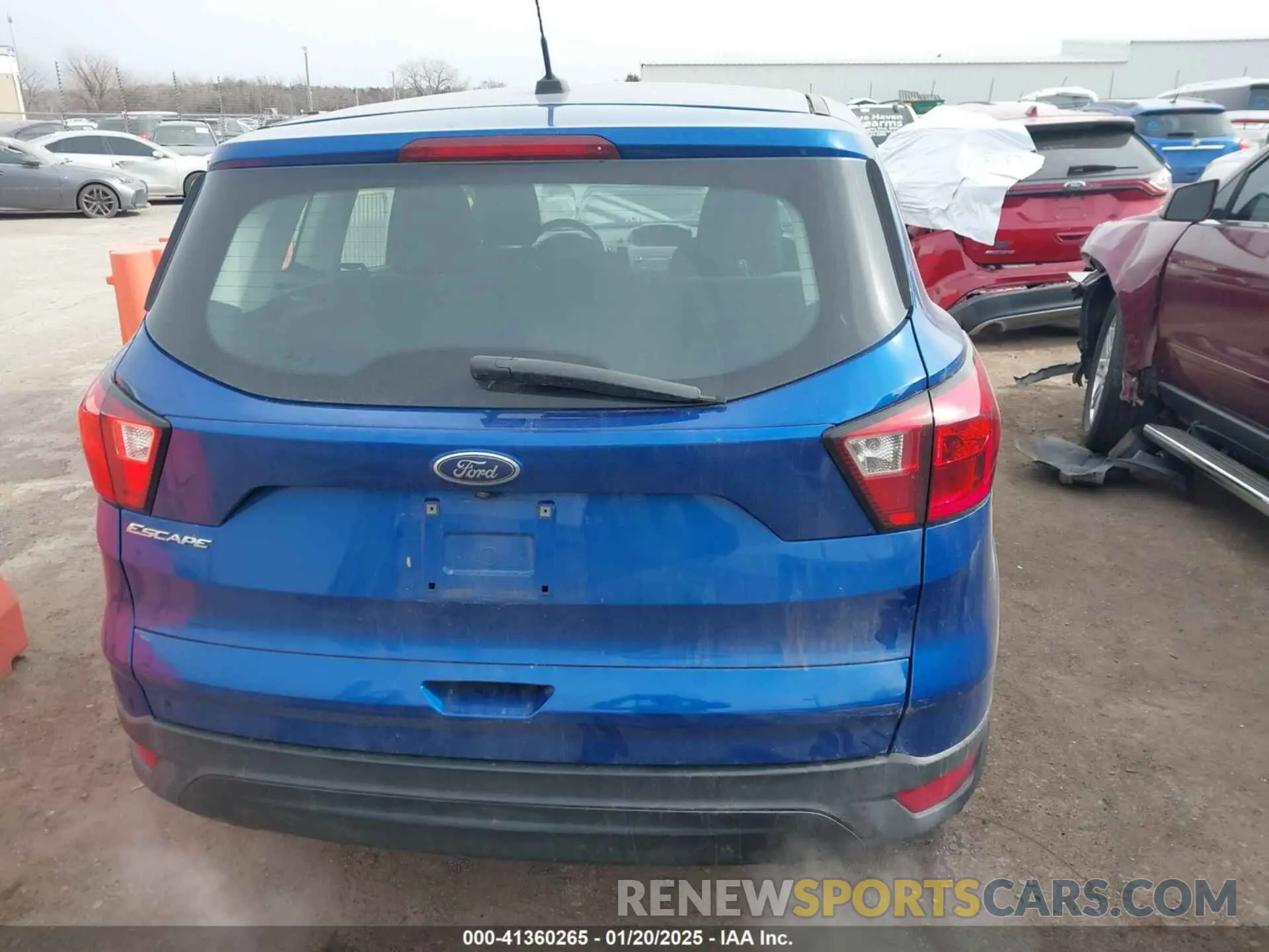15 Photograph of a damaged car 1FMCU0F78KUC52740 FORD ESCAPE 2019