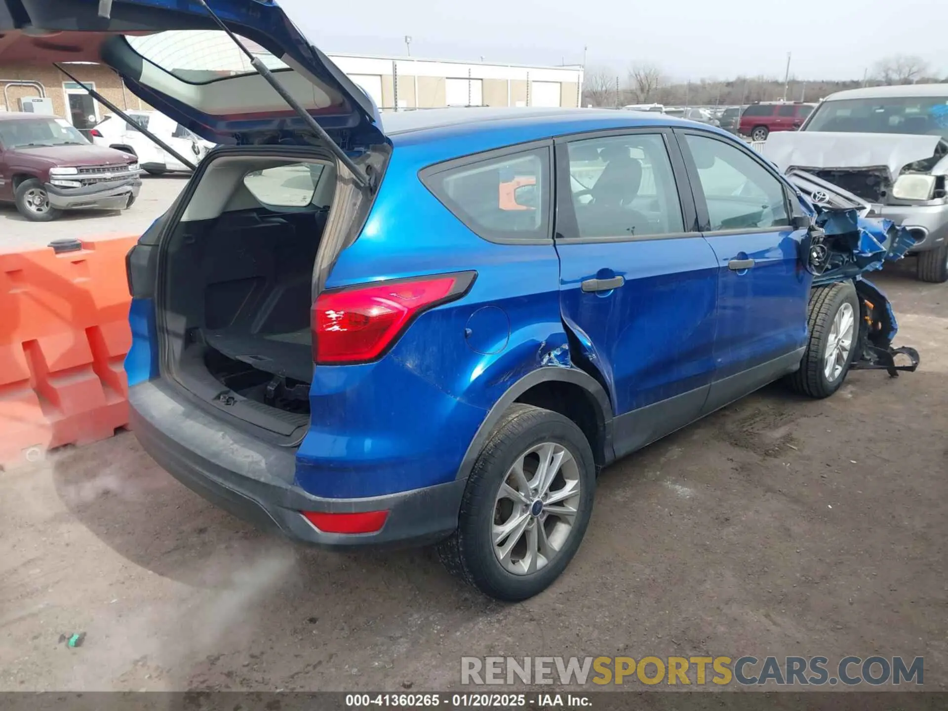 4 Photograph of a damaged car 1FMCU0F78KUC52740 FORD ESCAPE 2019