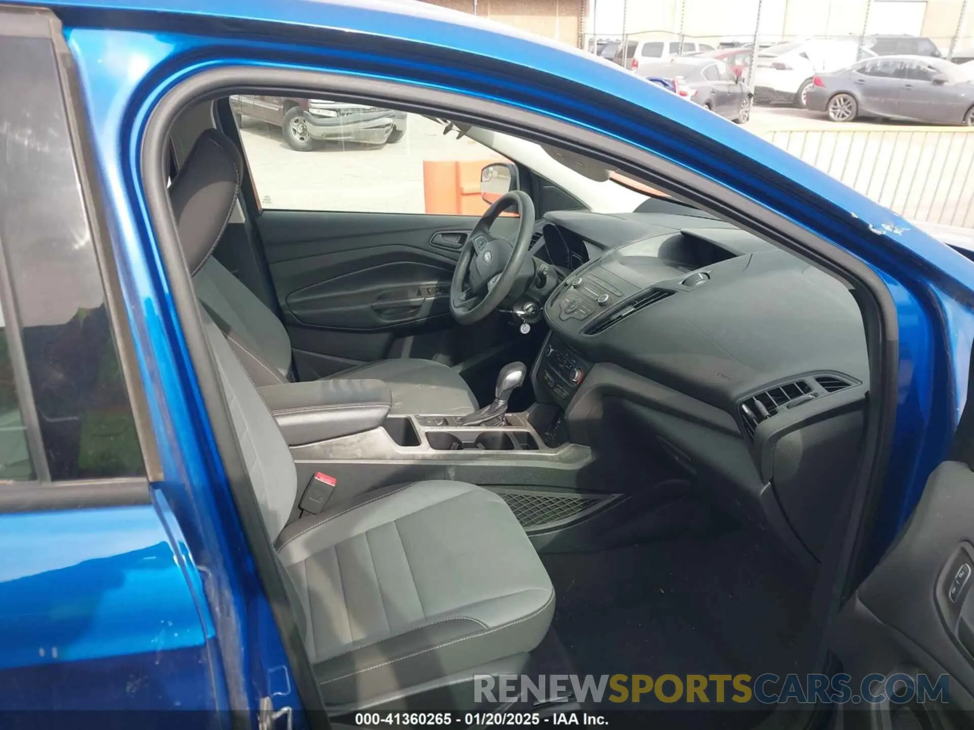 5 Photograph of a damaged car 1FMCU0F78KUC52740 FORD ESCAPE 2019