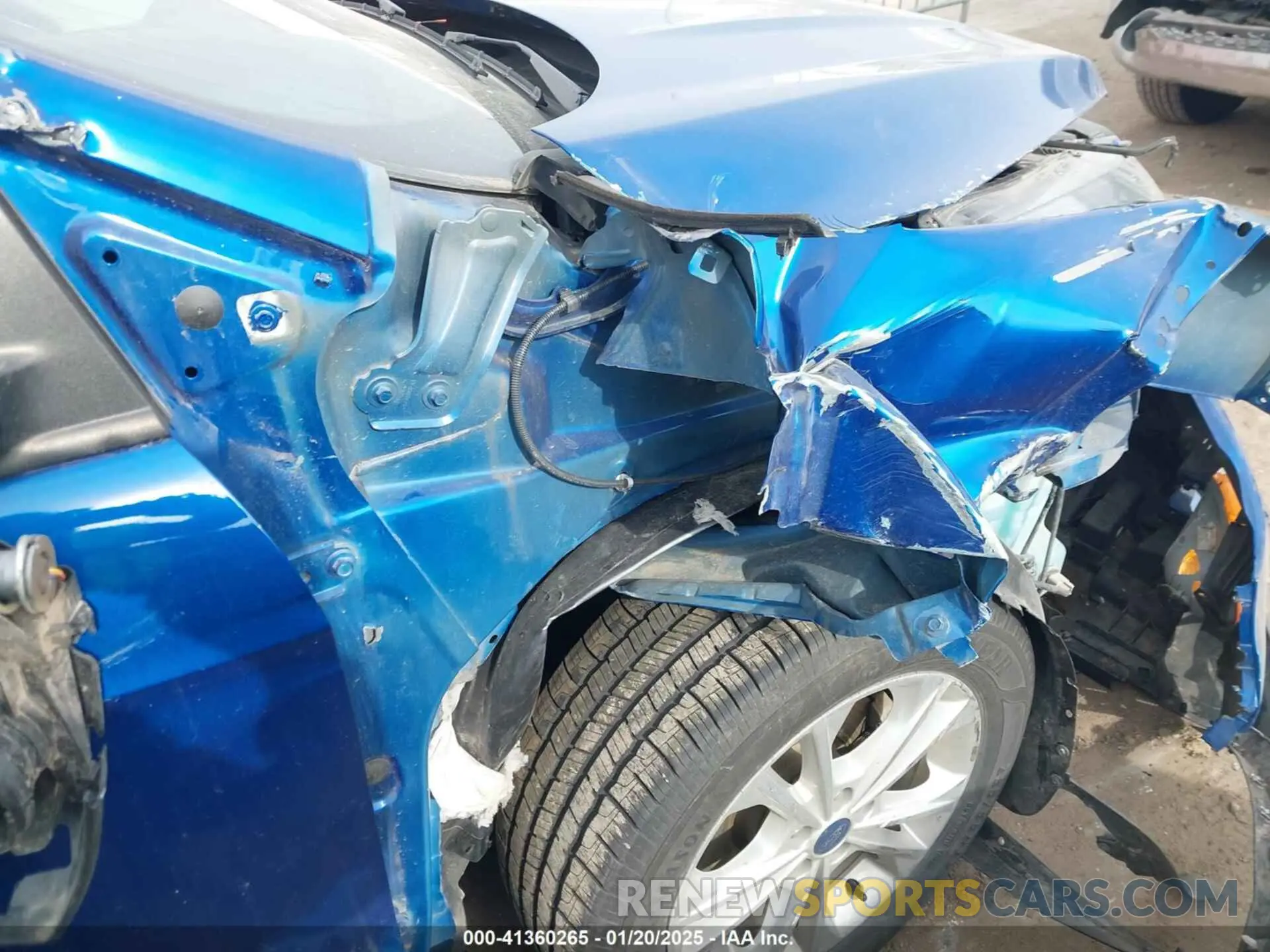 6 Photograph of a damaged car 1FMCU0F78KUC52740 FORD ESCAPE 2019
