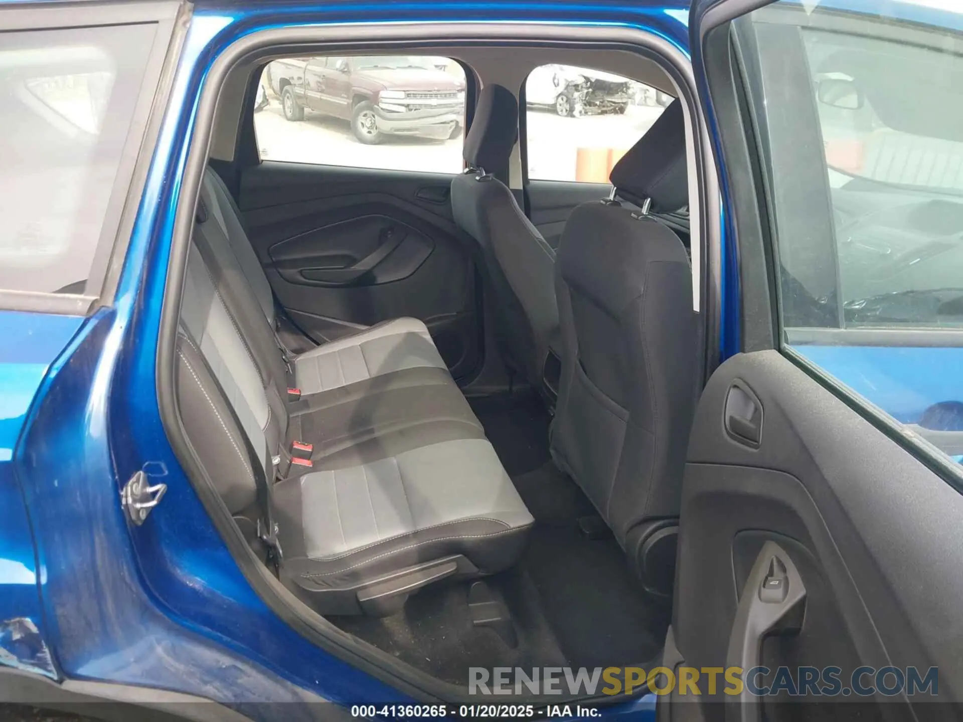 8 Photograph of a damaged car 1FMCU0F78KUC52740 FORD ESCAPE 2019