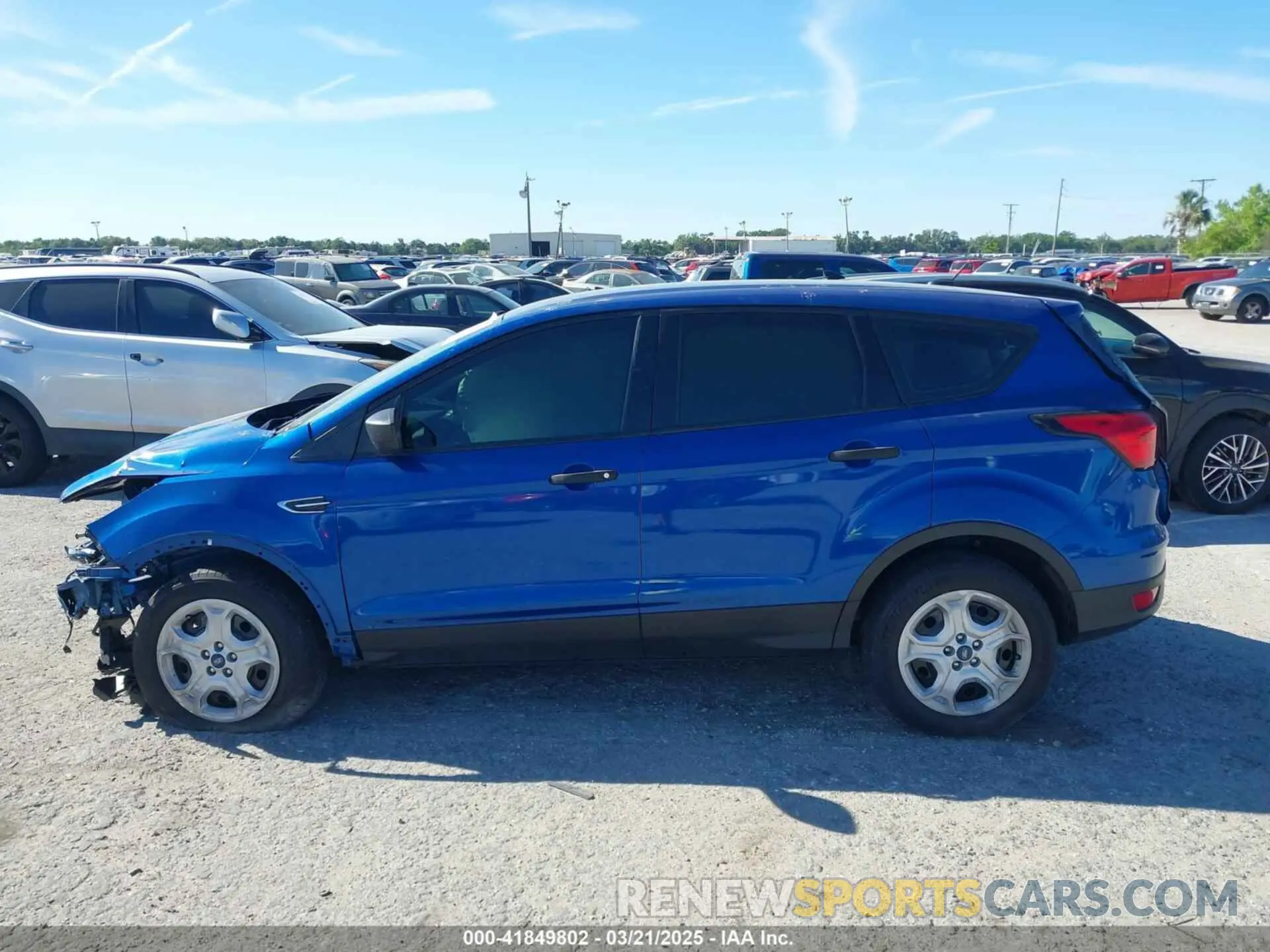 15 Photograph of a damaged car 1FMCU0F79KUA38758 FORD ESCAPE 2019