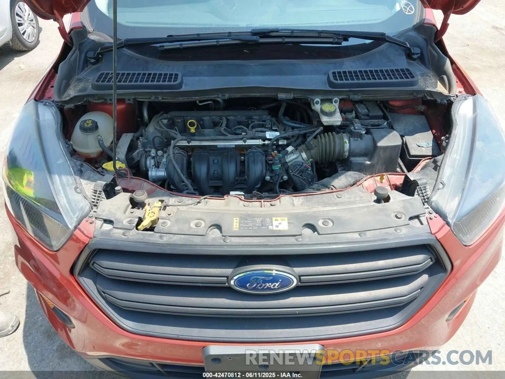 10 Photograph of a damaged car 1FMCU0F79KUA71307 FORD ESCAPE 2019