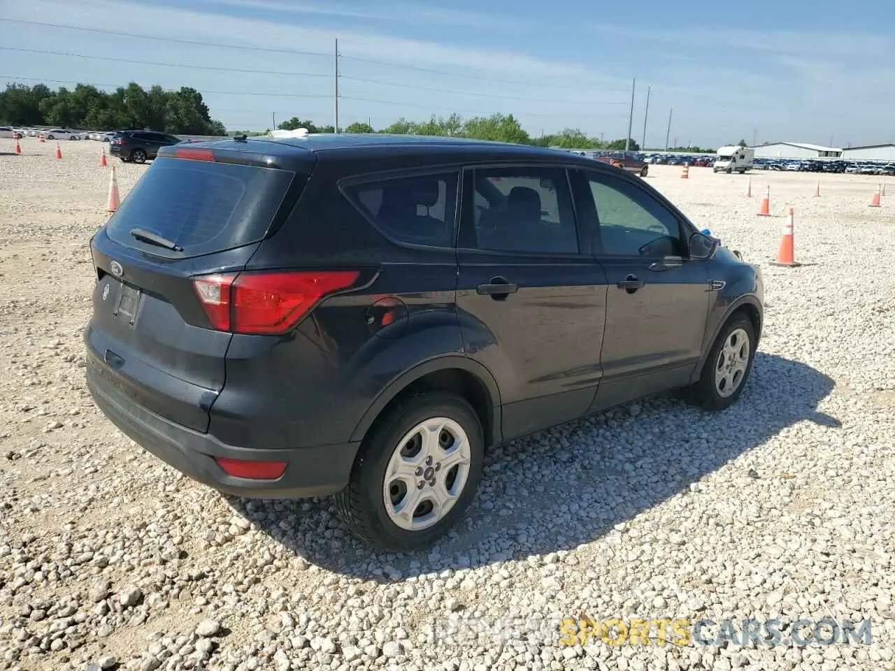 3 Photograph of a damaged car 1FMCU0F79KUB26368 FORD ESCAPE 2019