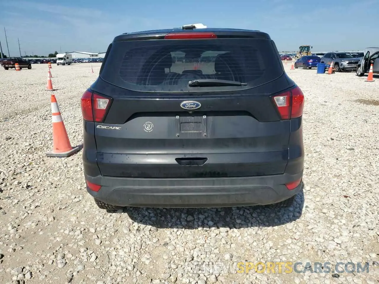 6 Photograph of a damaged car 1FMCU0F79KUB26368 FORD ESCAPE 2019