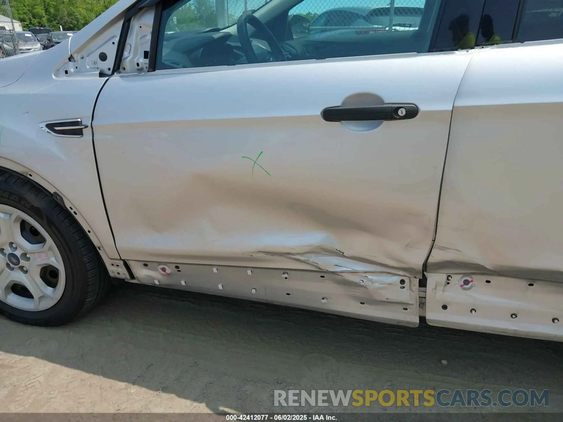 6 Photograph of a damaged car 1FMCU0F7XKUA44780 FORD ESCAPE 2019