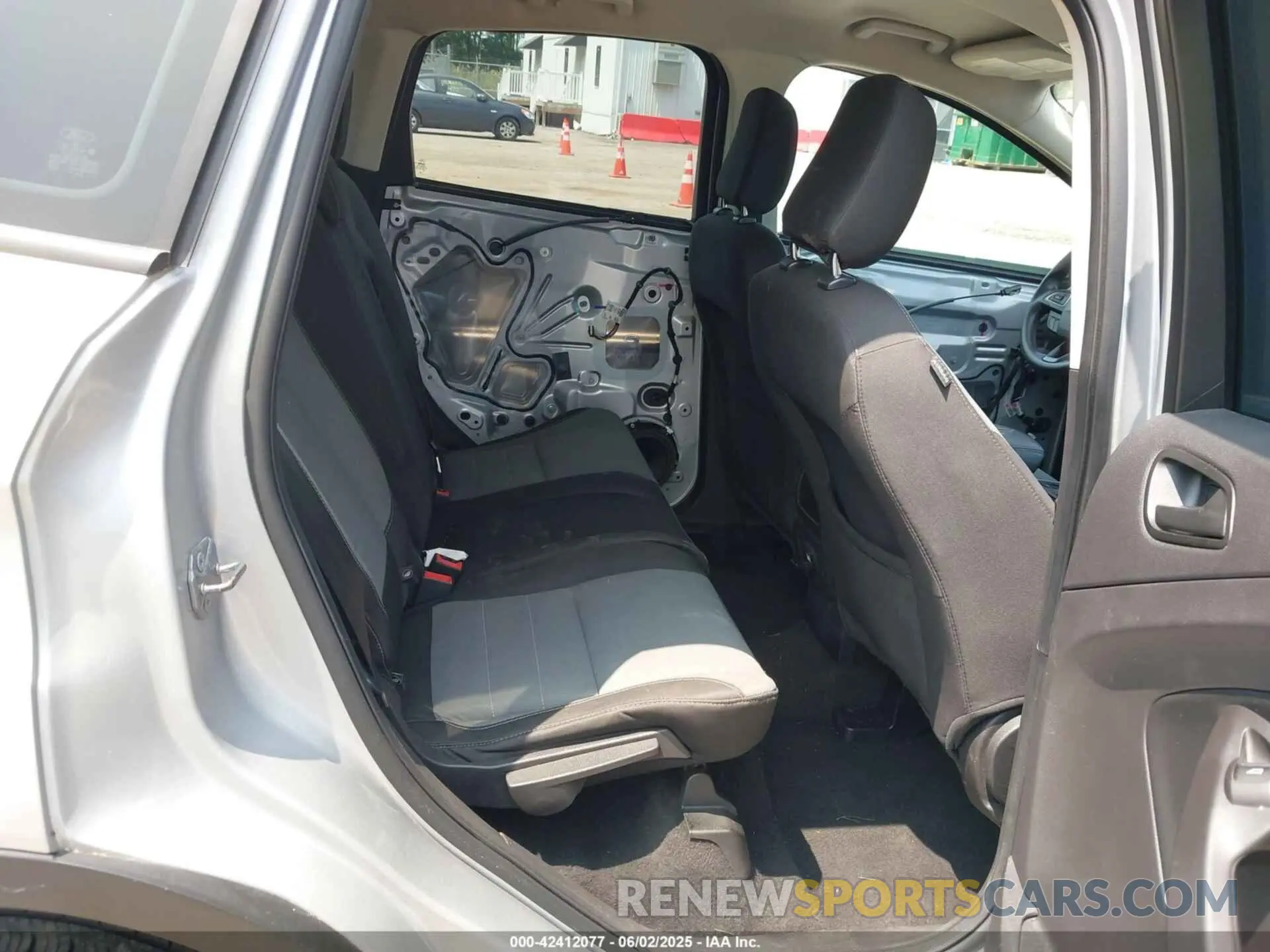 8 Photograph of a damaged car 1FMCU0F7XKUA44780 FORD ESCAPE 2019
