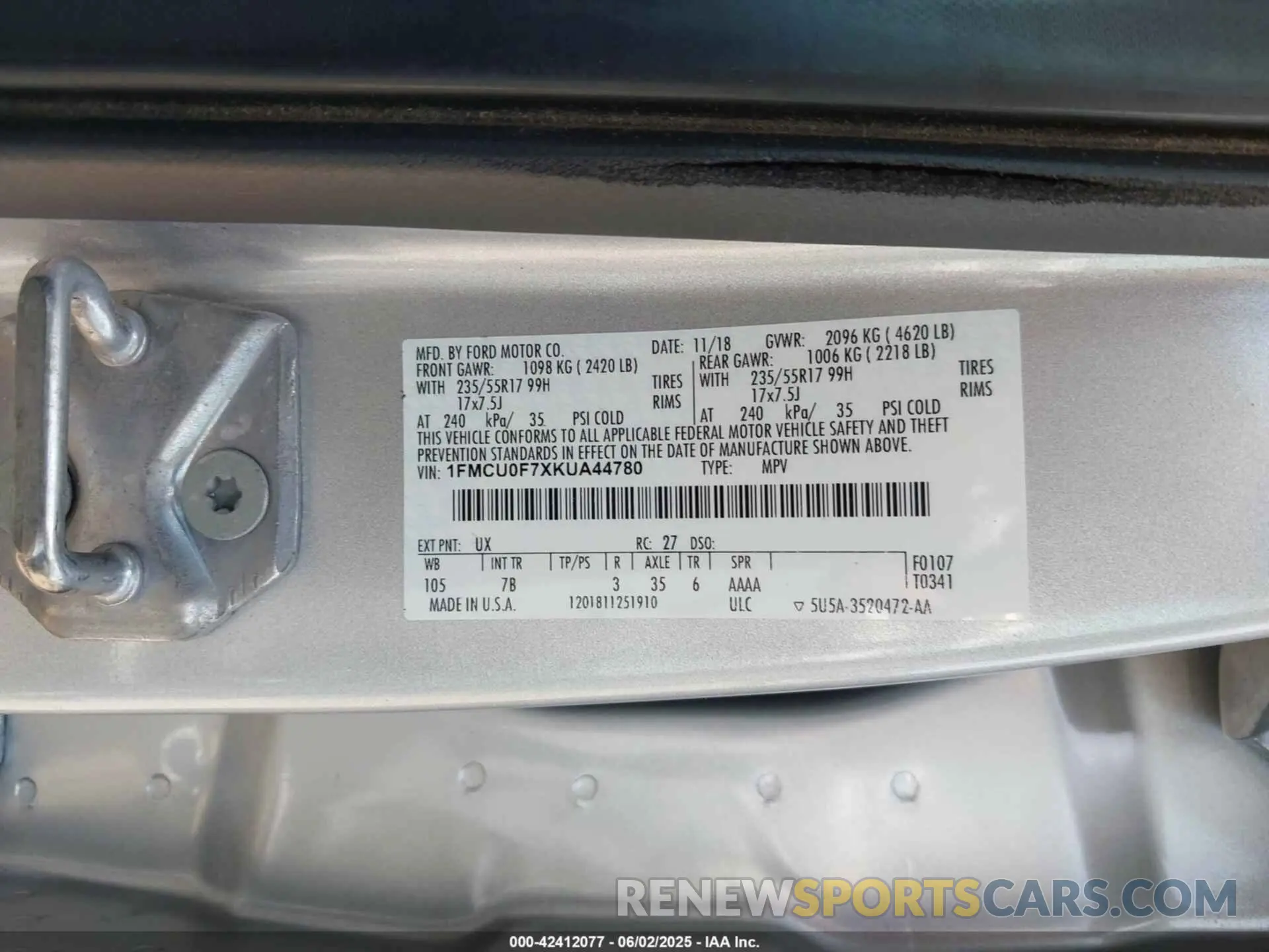 9 Photograph of a damaged car 1FMCU0F7XKUA44780 FORD ESCAPE 2019