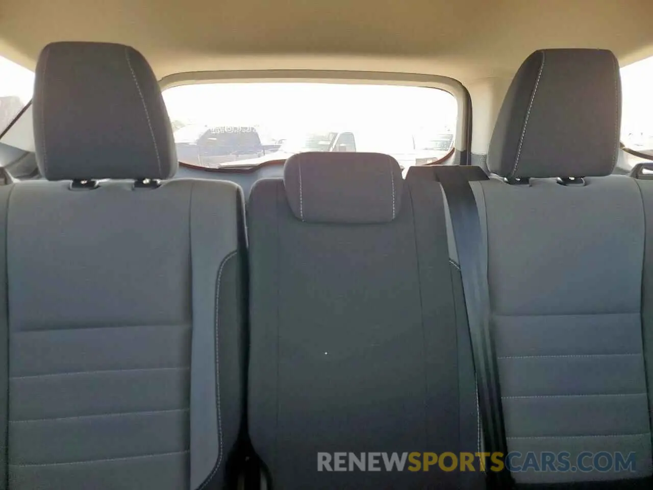 10 Photograph of a damaged car 1FMCU0F7XKUA62549 FORD ESCAPE 2019