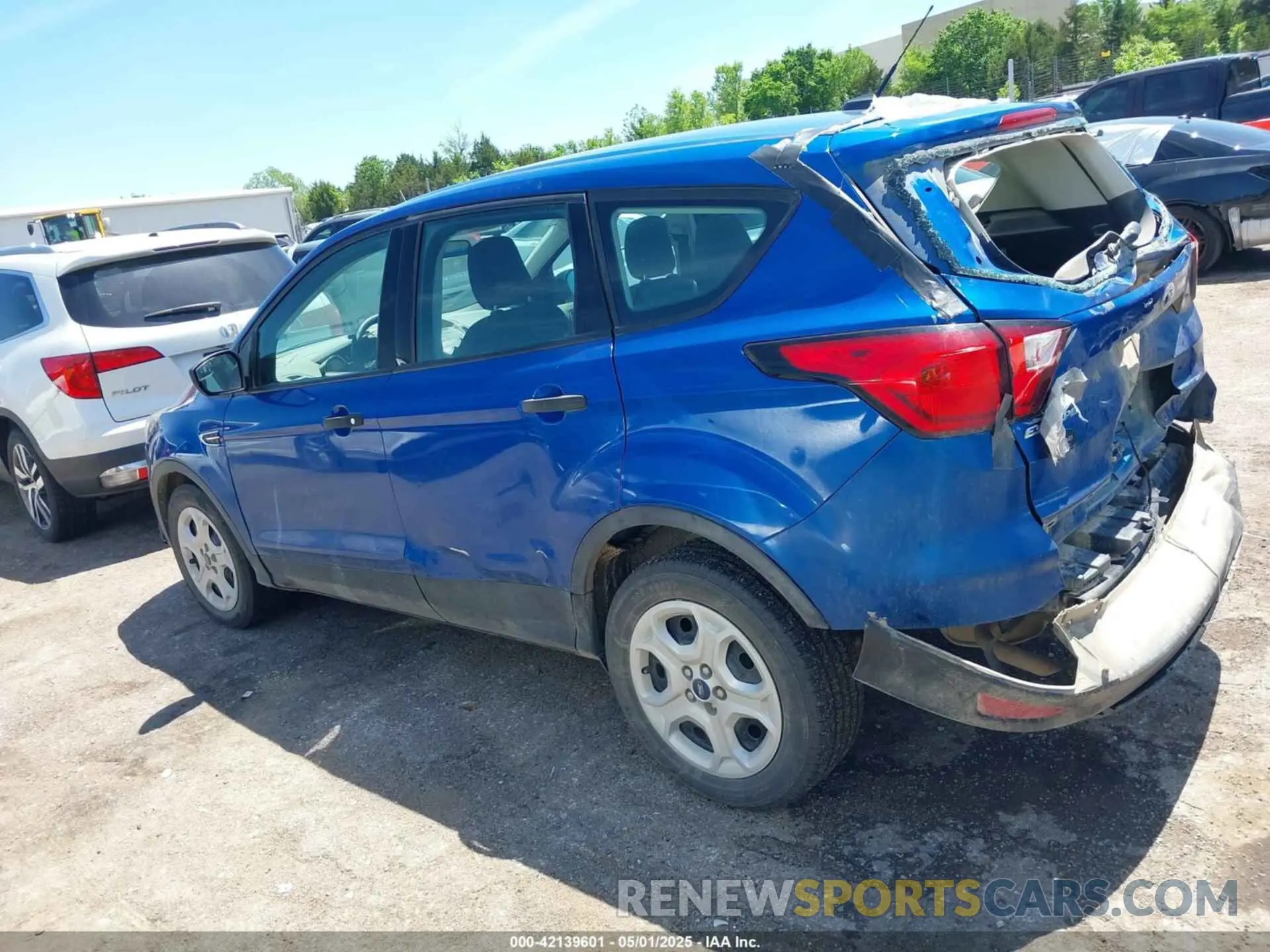 14 Photograph of a damaged car 1FMCU0F7XKUB58066 FORD ESCAPE 2019