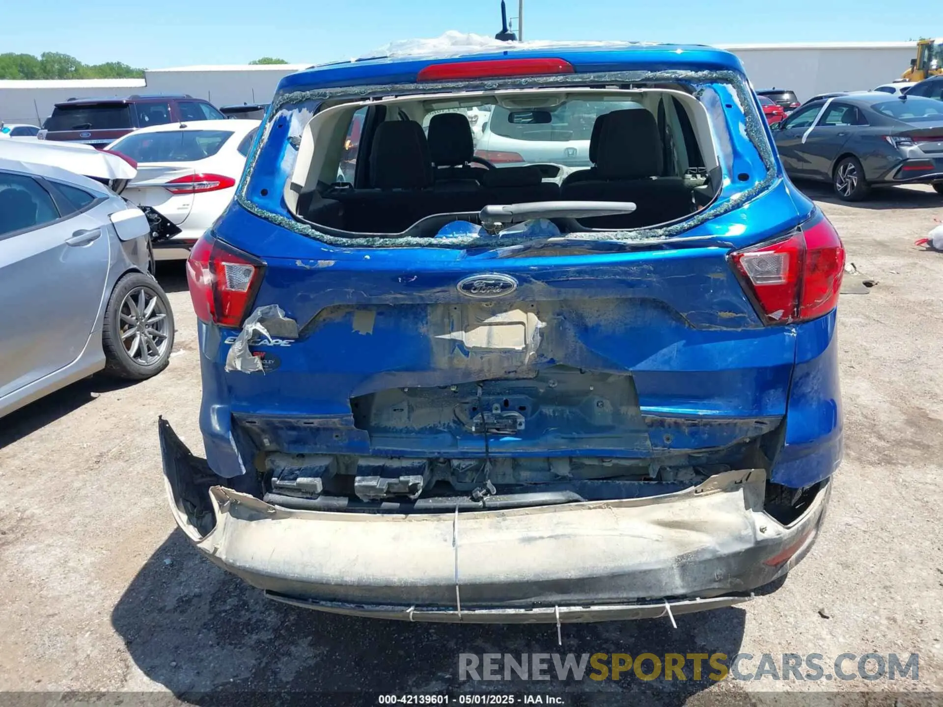 16 Photograph of a damaged car 1FMCU0F7XKUB58066 FORD ESCAPE 2019