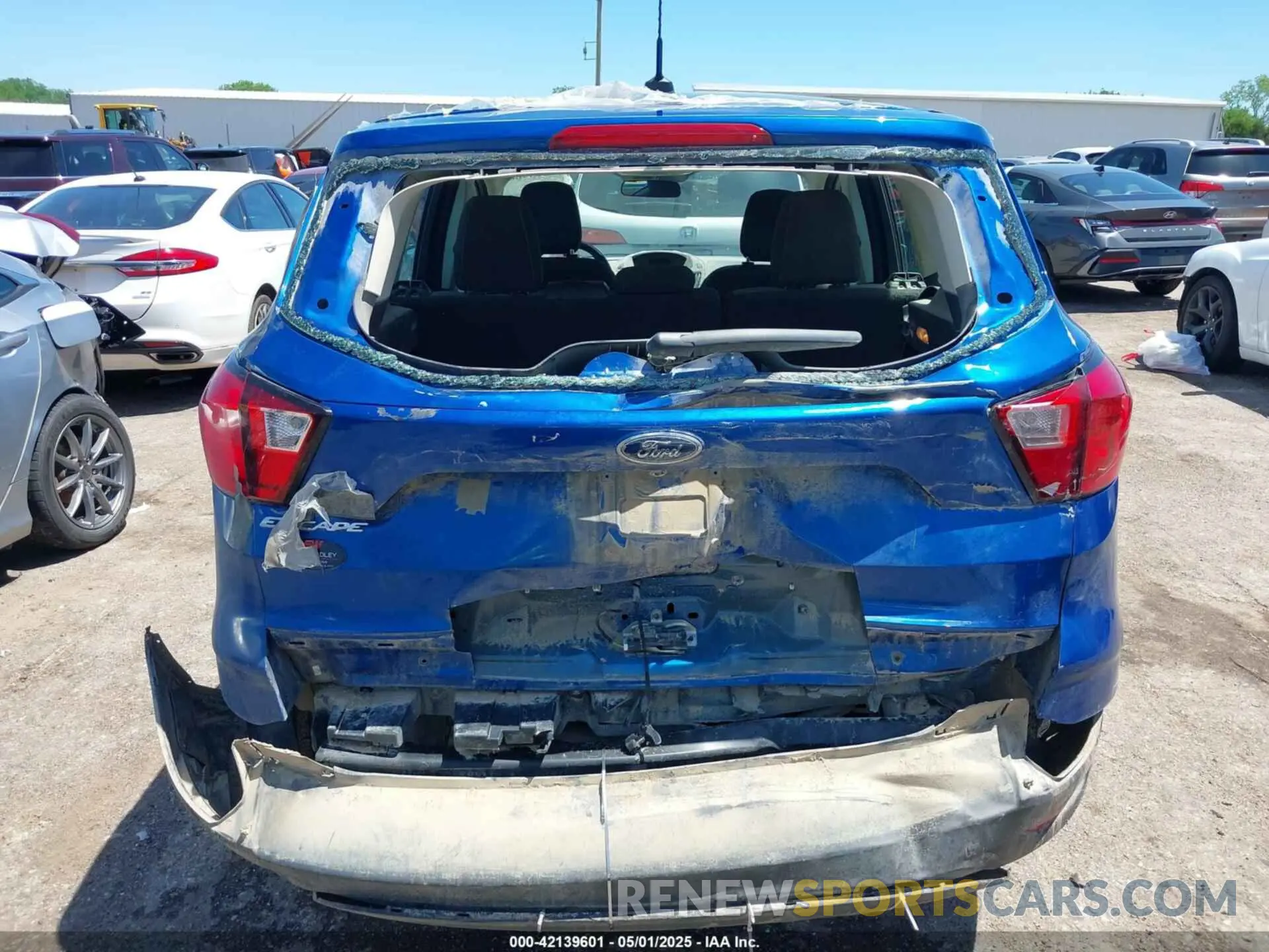 6 Photograph of a damaged car 1FMCU0F7XKUB58066 FORD ESCAPE 2019