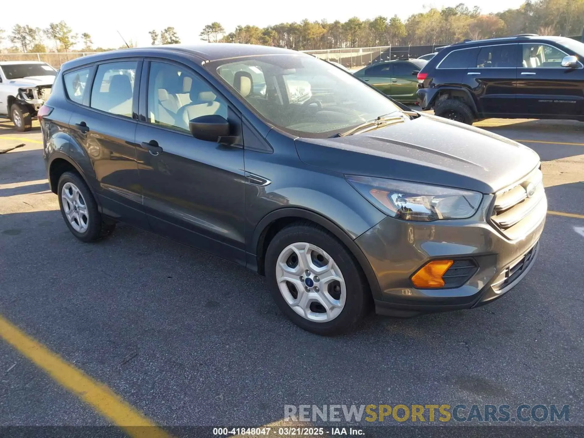 1 Photograph of a damaged car 1FMCU0F7XKUB93769 FORD ESCAPE 2019
