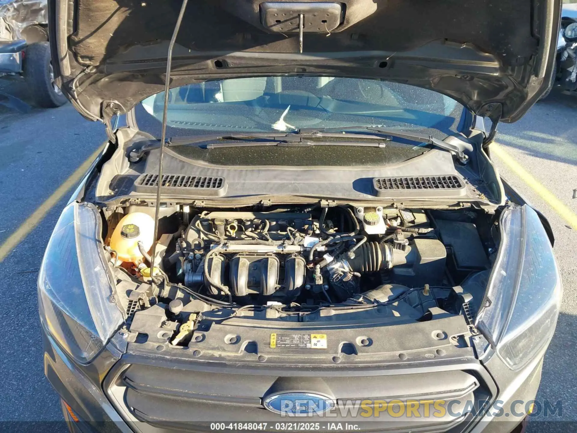 10 Photograph of a damaged car 1FMCU0F7XKUB93769 FORD ESCAPE 2019