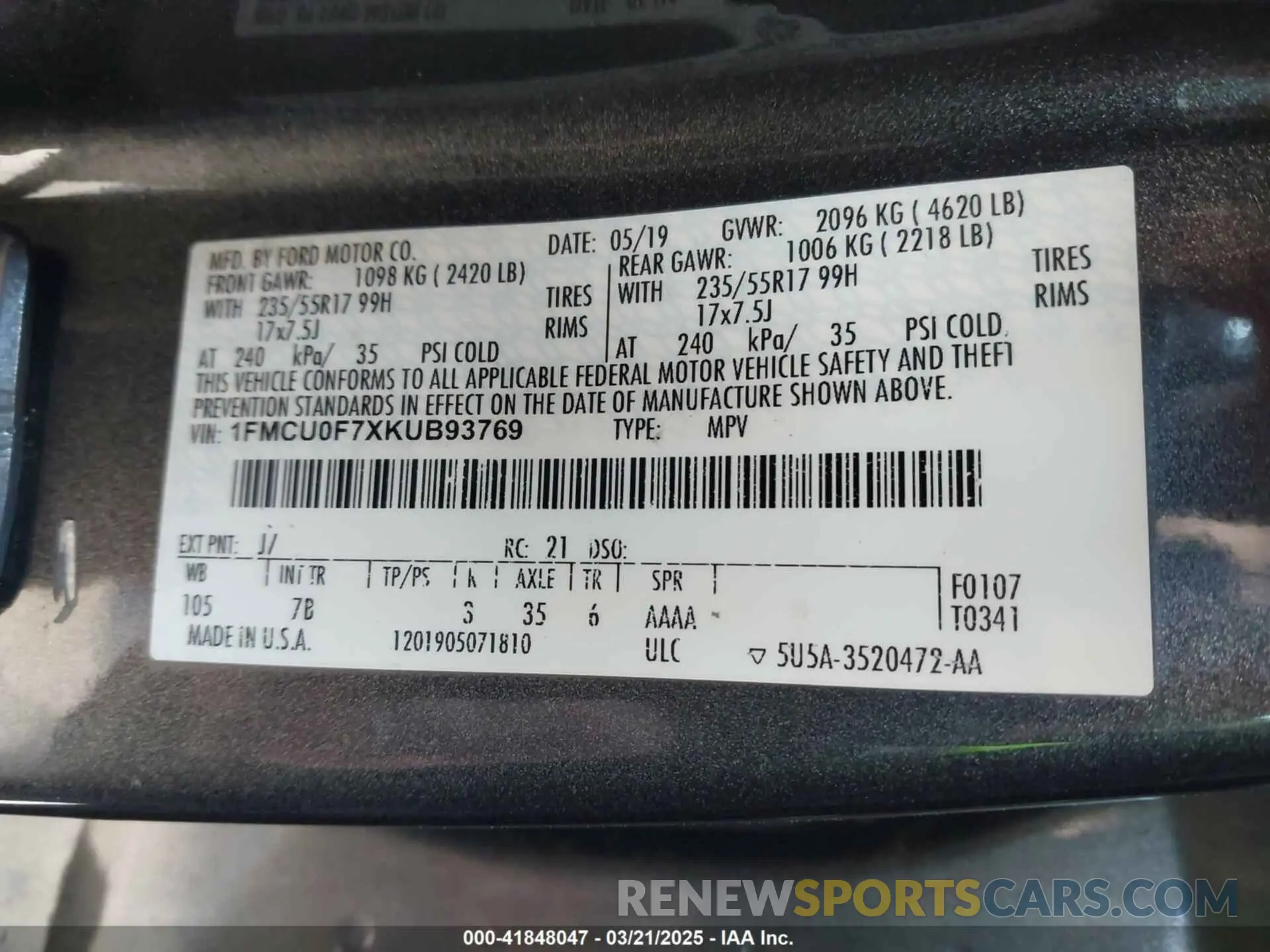 9 Photograph of a damaged car 1FMCU0F7XKUB93769 FORD ESCAPE 2019