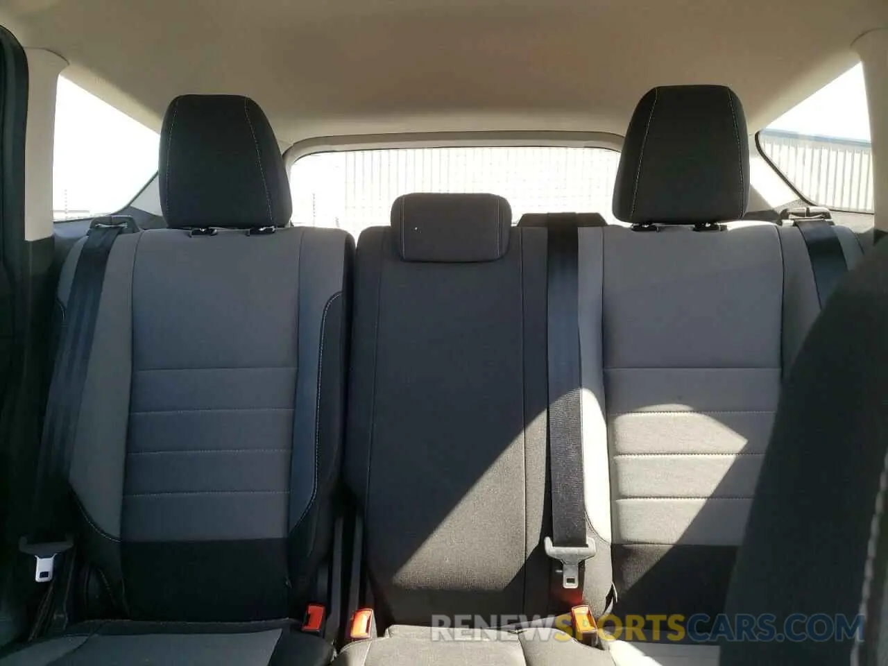 10 Photograph of a damaged car 1FMCU0F7XKUB94243 FORD ESCAPE 2019