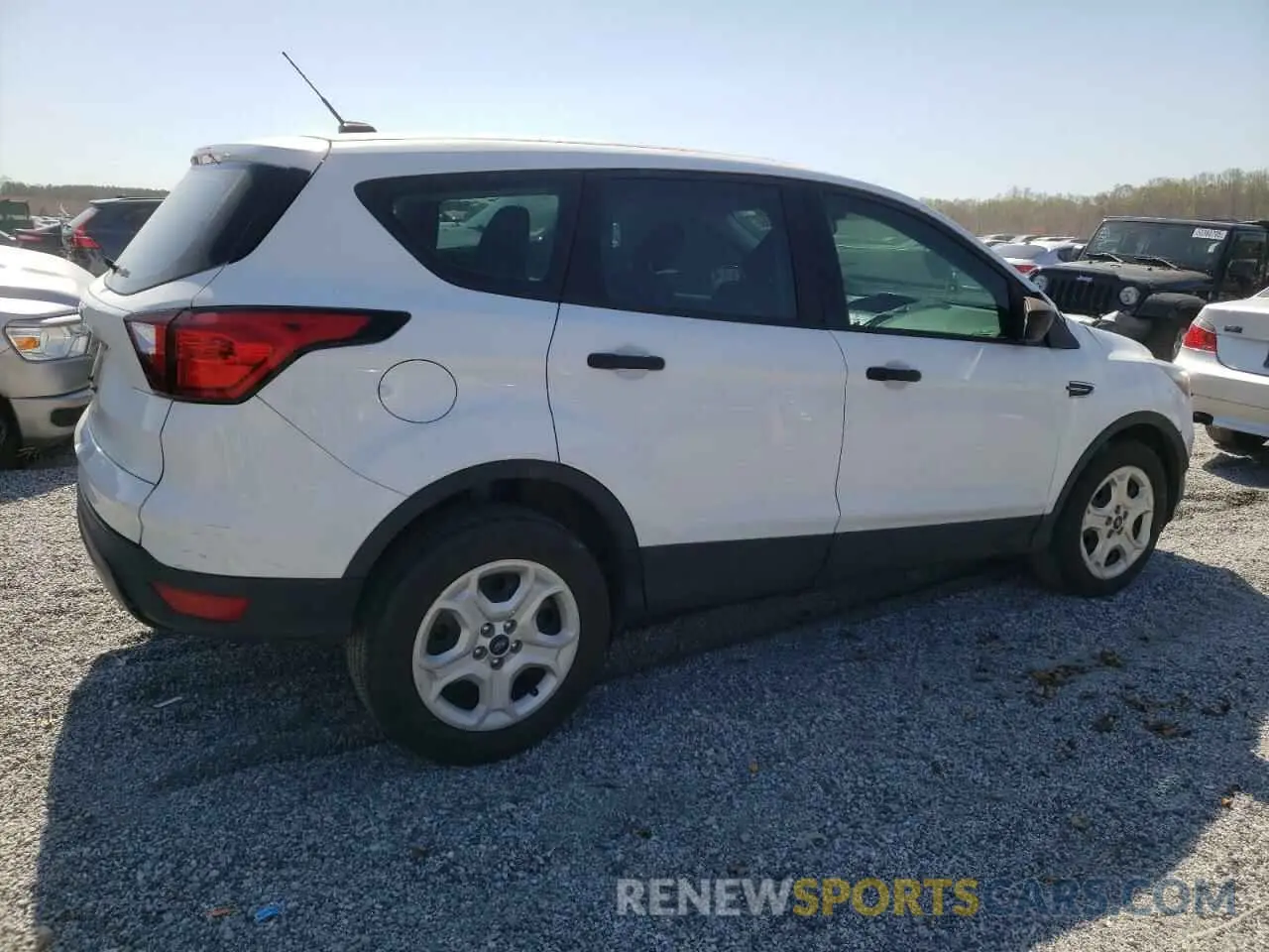 3 Photograph of a damaged car 1FMCU0F7XKUB94243 FORD ESCAPE 2019