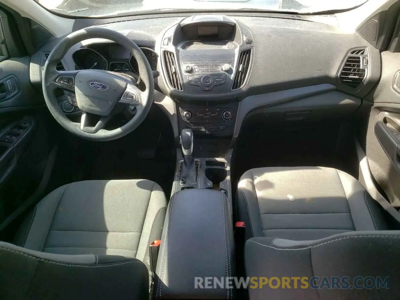 8 Photograph of a damaged car 1FMCU0F7XKUB94243 FORD ESCAPE 2019