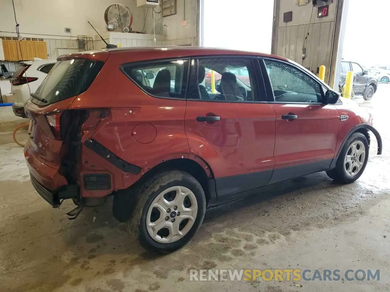 3 Photograph of a damaged car 1FMCU0F7XKUC20100 FORD ESCAPE 2019