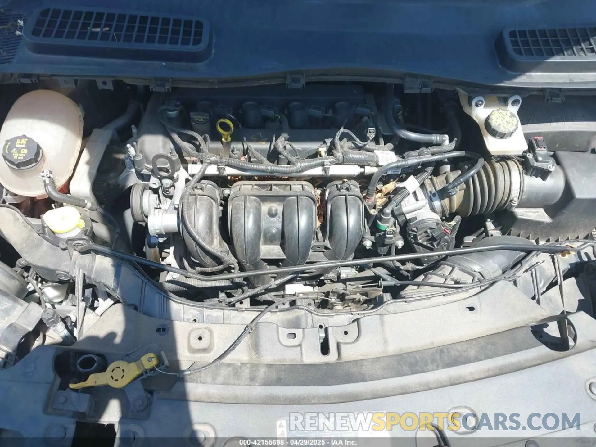 10 Photograph of a damaged car 1FMCU0F7XKUC23627 FORD ESCAPE 2019