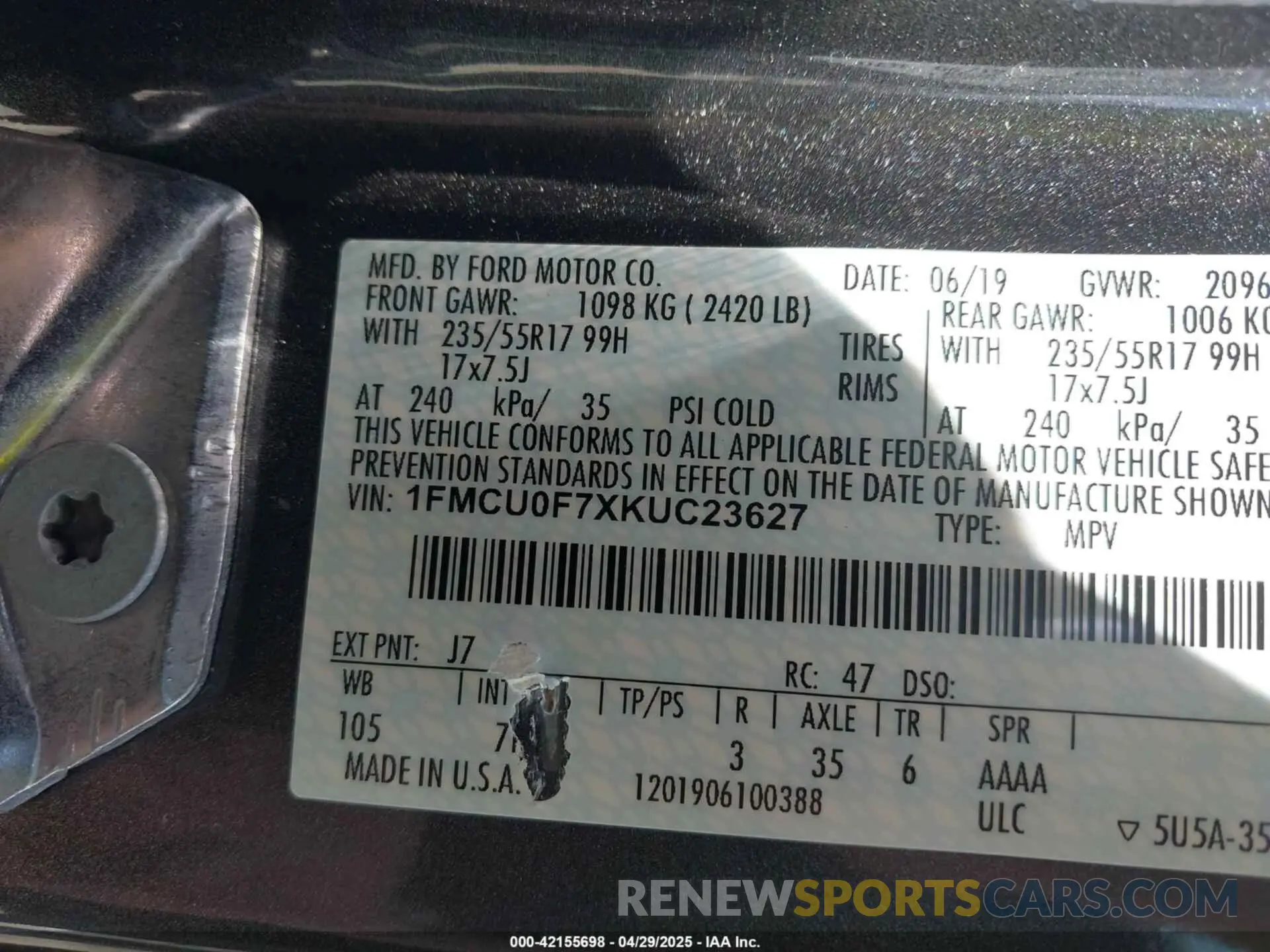 9 Photograph of a damaged car 1FMCU0F7XKUC23627 FORD ESCAPE 2019