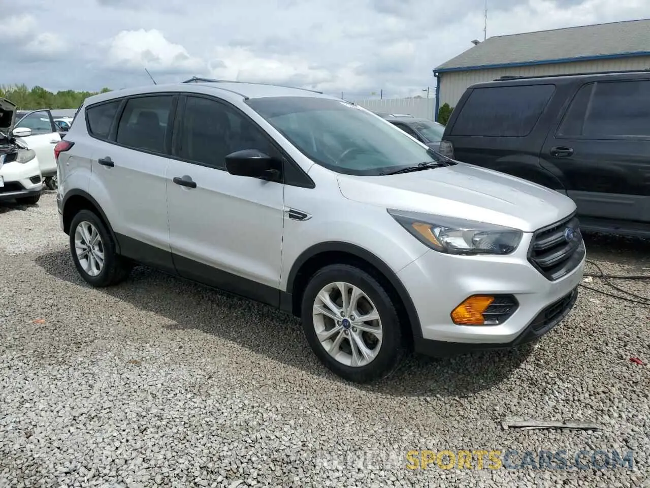 4 Photograph of a damaged car 1FMCU0F7XKUC50200 FORD ESCAPE 2019