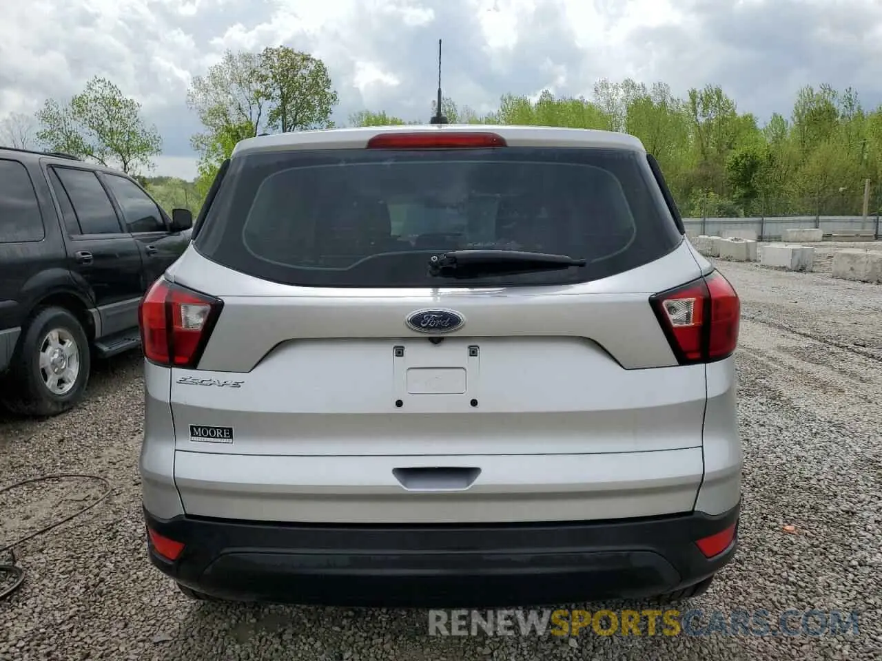 6 Photograph of a damaged car 1FMCU0F7XKUC50200 FORD ESCAPE 2019