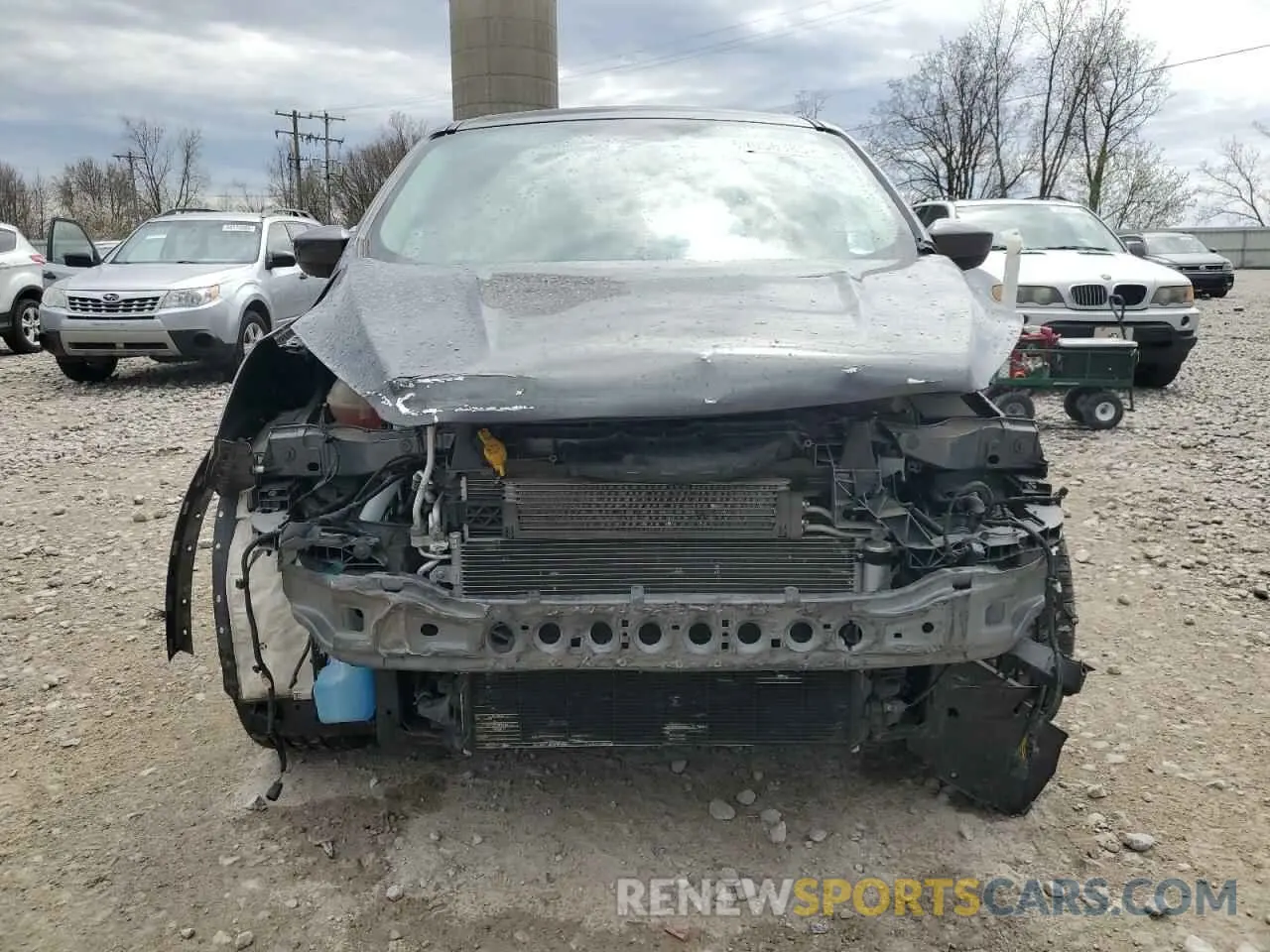 5 Photograph of a damaged car 1FMCU0GD0KUA15969 FORD ESCAPE 2019