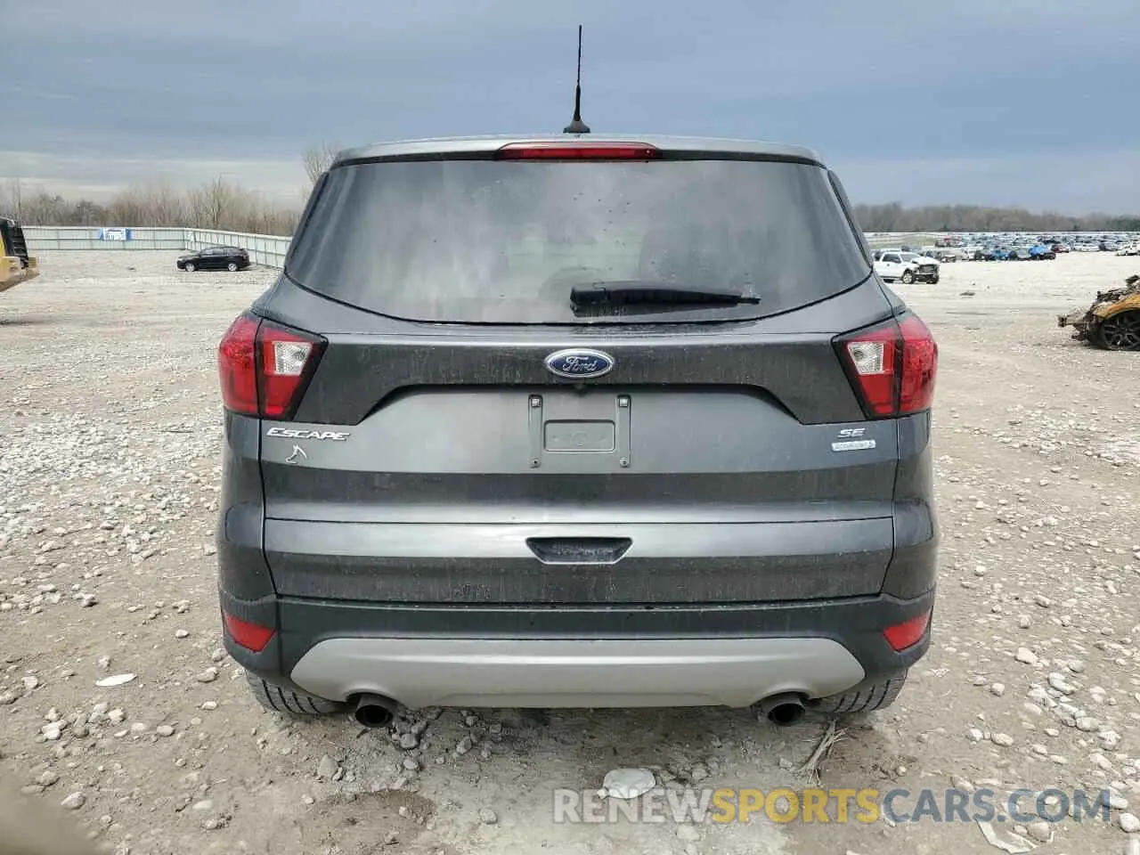 6 Photograph of a damaged car 1FMCU0GD0KUA15969 FORD ESCAPE 2019