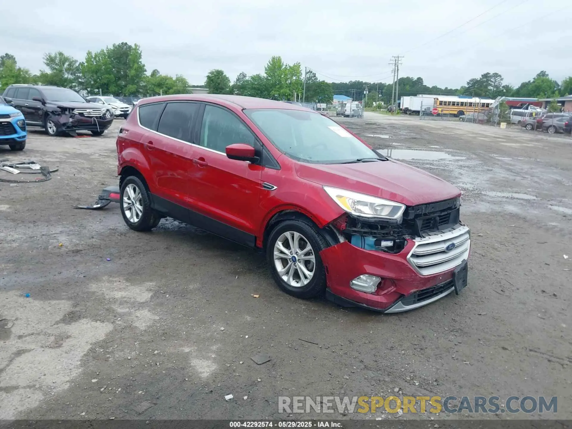 1 Photograph of a damaged car 1FMCU0GD0KUA38832 FORD ESCAPE 2019