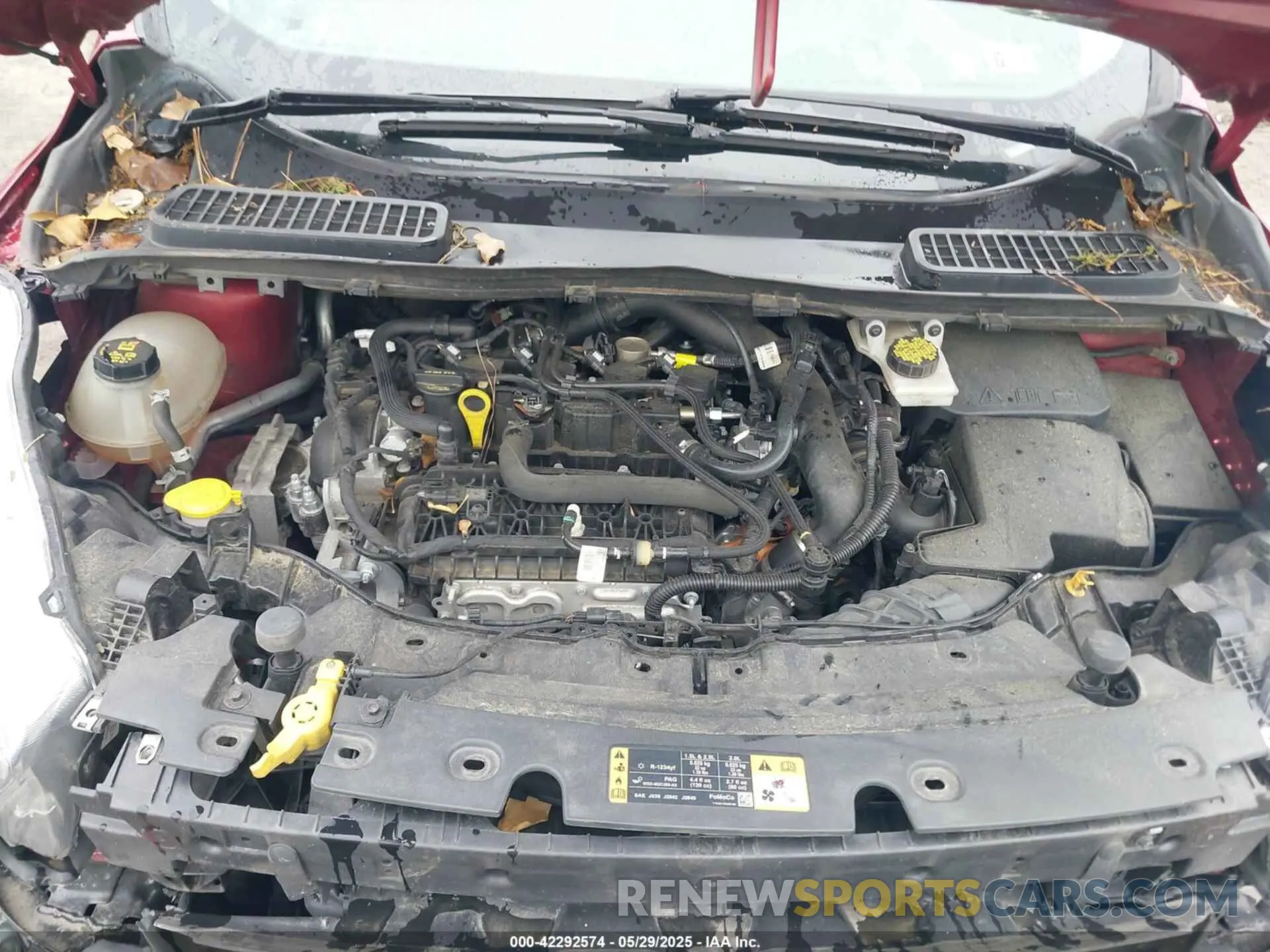 10 Photograph of a damaged car 1FMCU0GD0KUA38832 FORD ESCAPE 2019