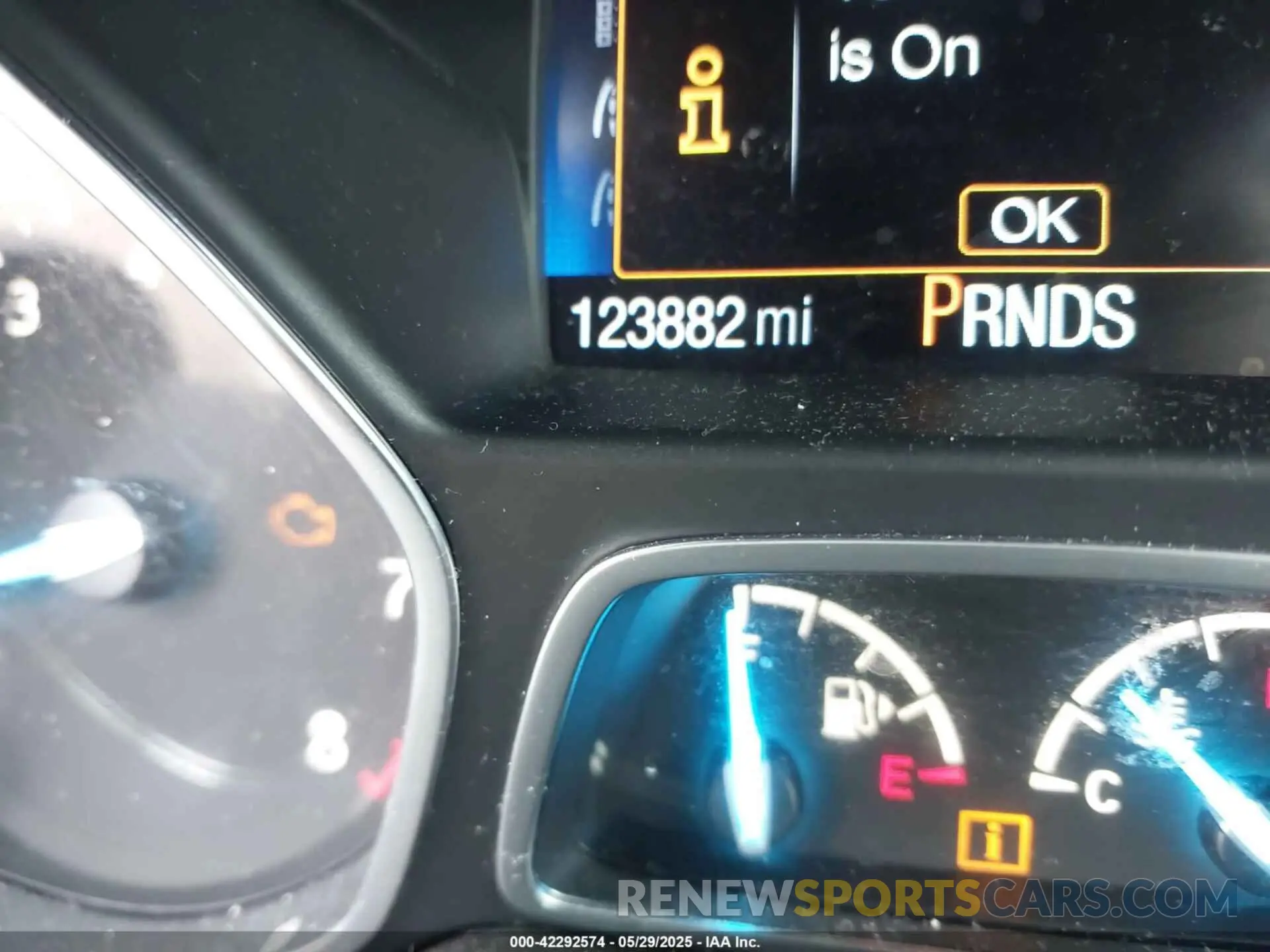 16 Photograph of a damaged car 1FMCU0GD0KUA38832 FORD ESCAPE 2019