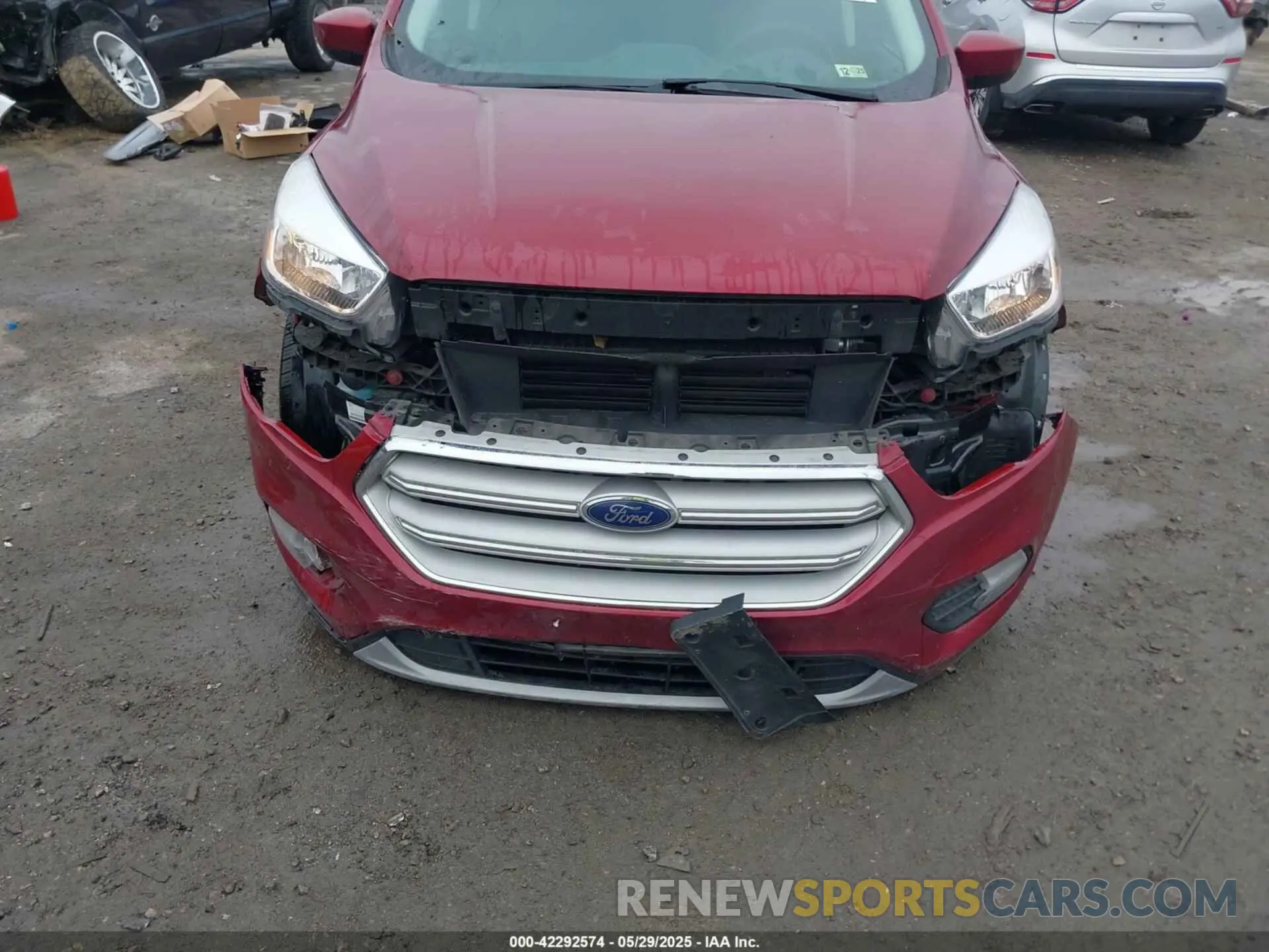 6 Photograph of a damaged car 1FMCU0GD0KUA38832 FORD ESCAPE 2019