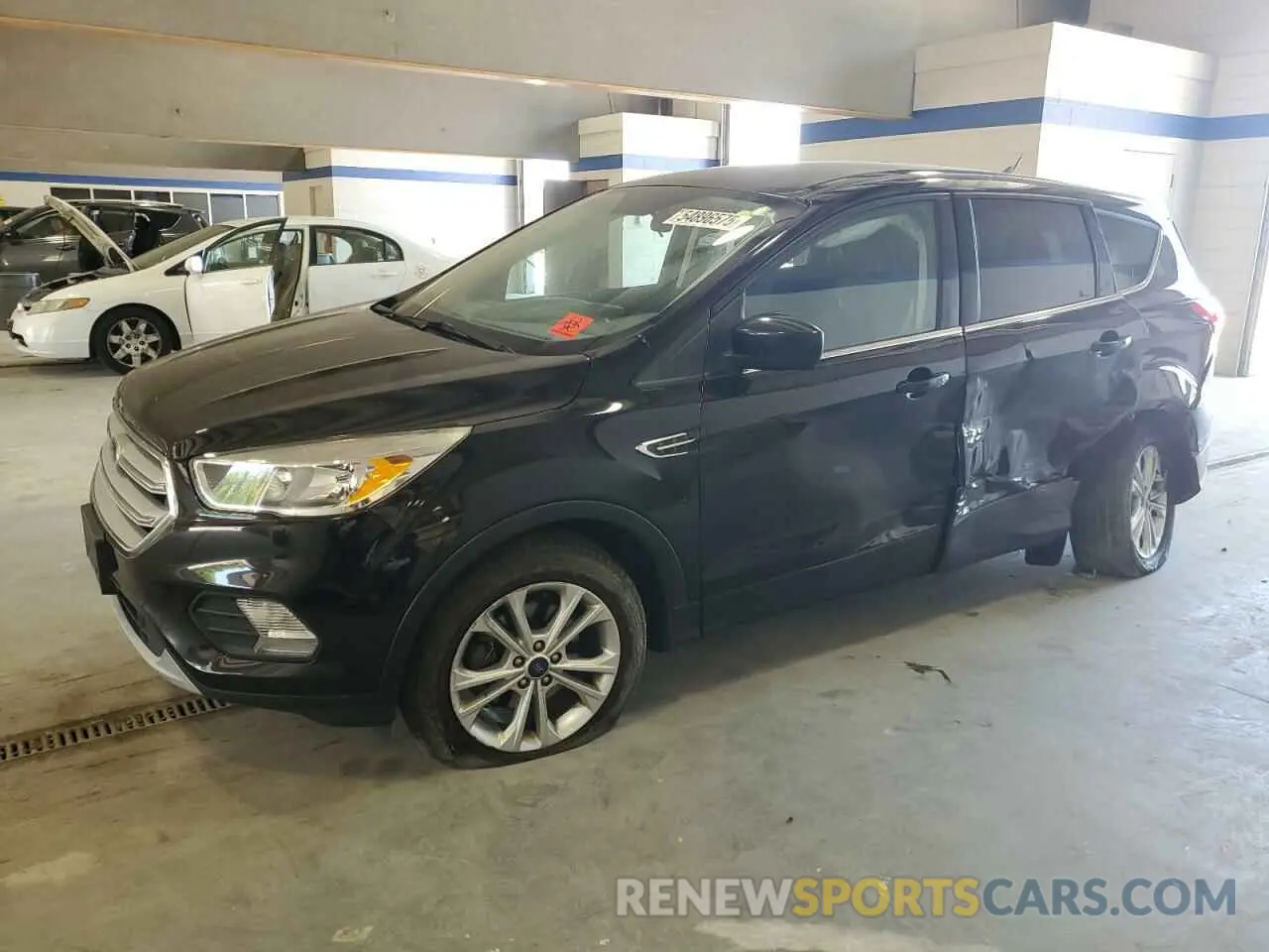 1 Photograph of a damaged car 1FMCU0GD0KUA68252 FORD ESCAPE 2019