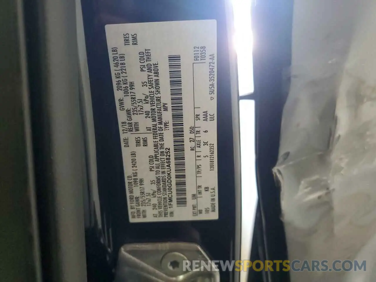 13 Photograph of a damaged car 1FMCU0GD0KUA68252 FORD ESCAPE 2019