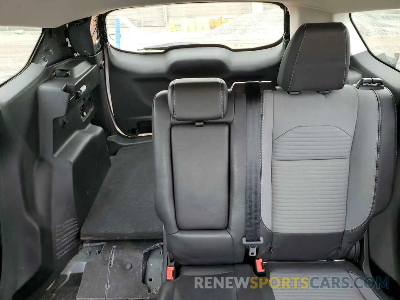 10 Photograph of a damaged car 1FMCU0GD0KUA80546 FORD ESCAPE 2019
