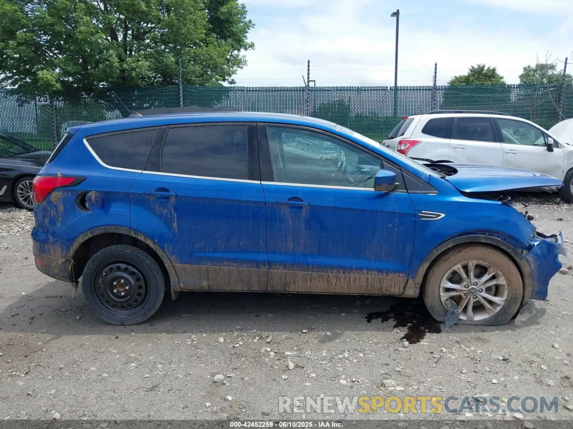 12 Photograph of a damaged car 1FMCU0GD0KUA86525 FORD ESCAPE 2019