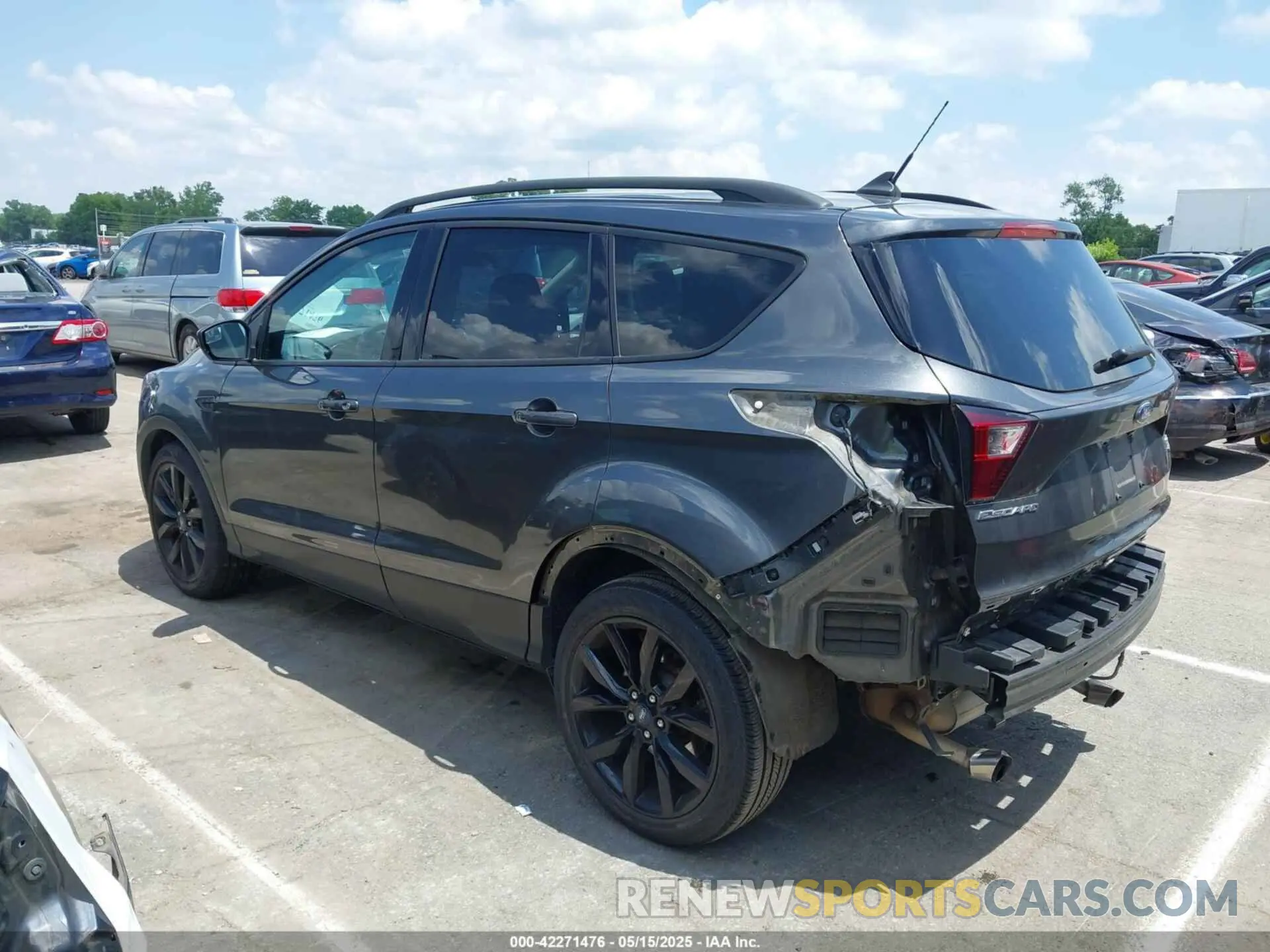 14 Photograph of a damaged car 1FMCU0GD0KUB74569 FORD ESCAPE 2019