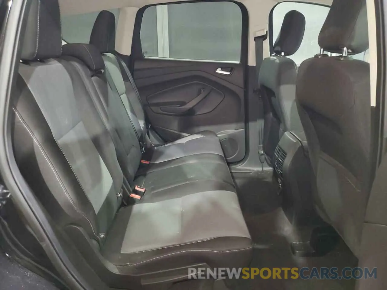 11 Photograph of a damaged car 1FMCU0GD1KUA15835 FORD ESCAPE 2019
