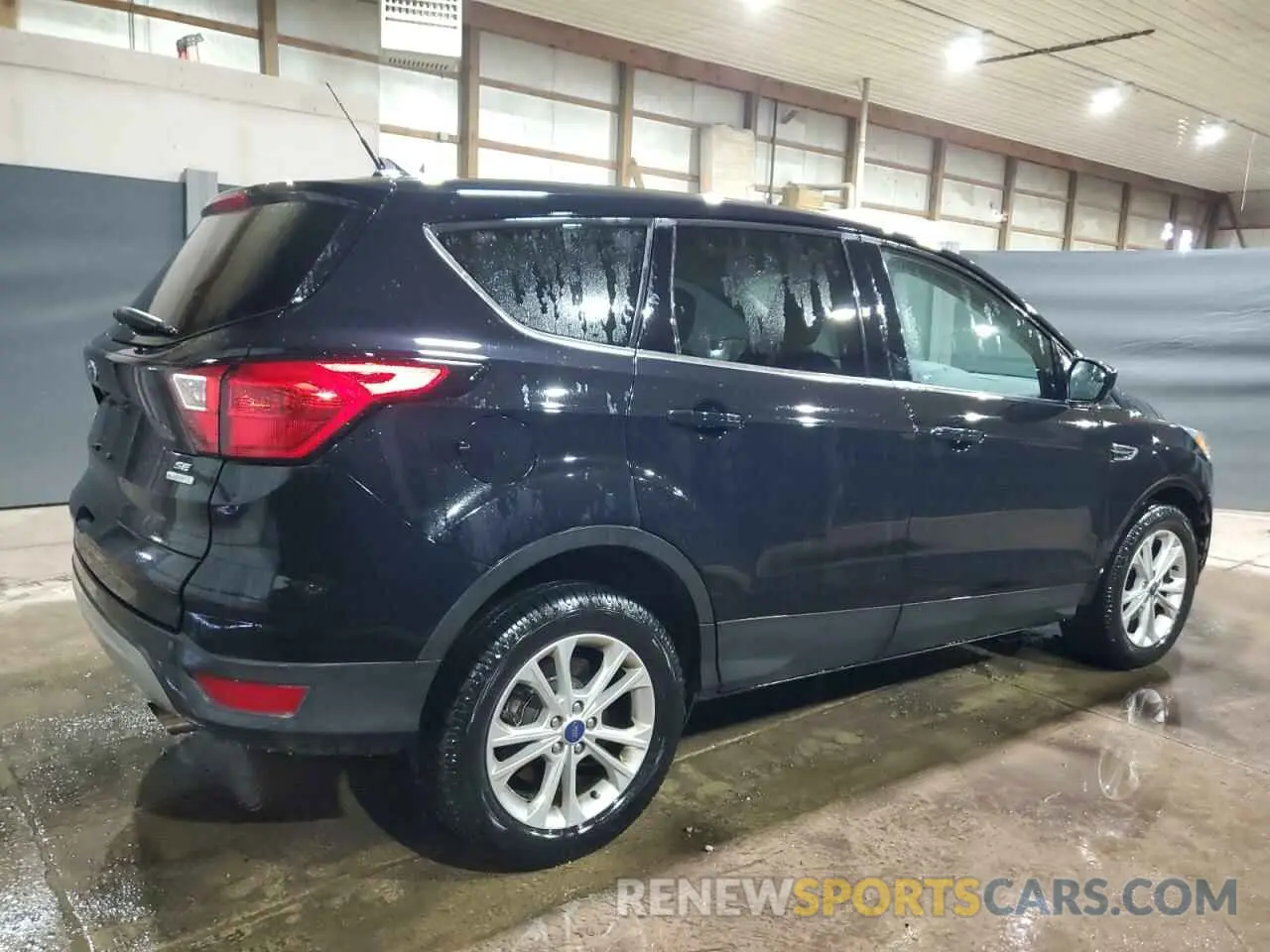 3 Photograph of a damaged car 1FMCU0GD1KUA15835 FORD ESCAPE 2019