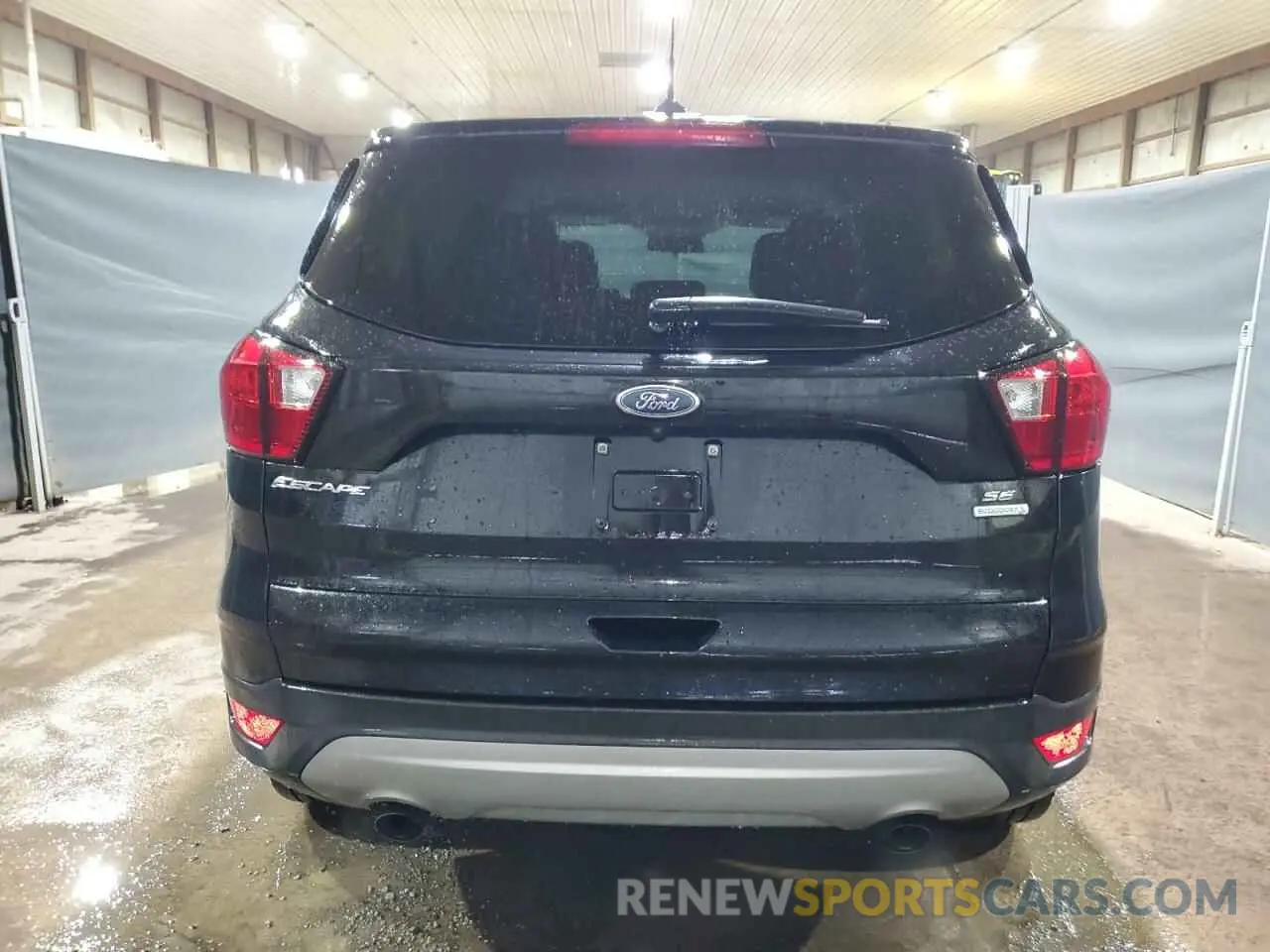 6 Photograph of a damaged car 1FMCU0GD1KUA15835 FORD ESCAPE 2019