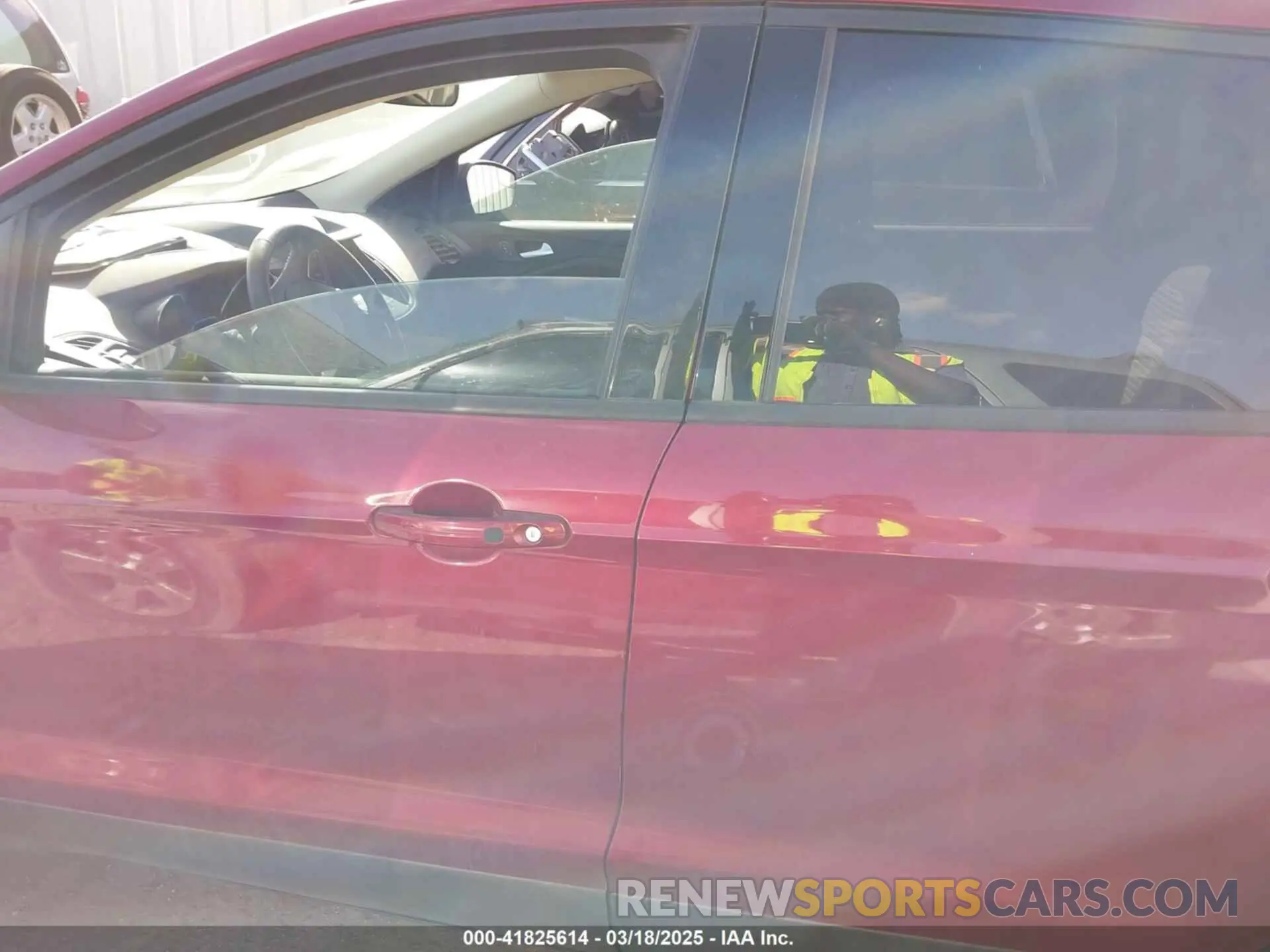 14 Photograph of a damaged car 1FMCU0GD1KUA17486 FORD ESCAPE 2019