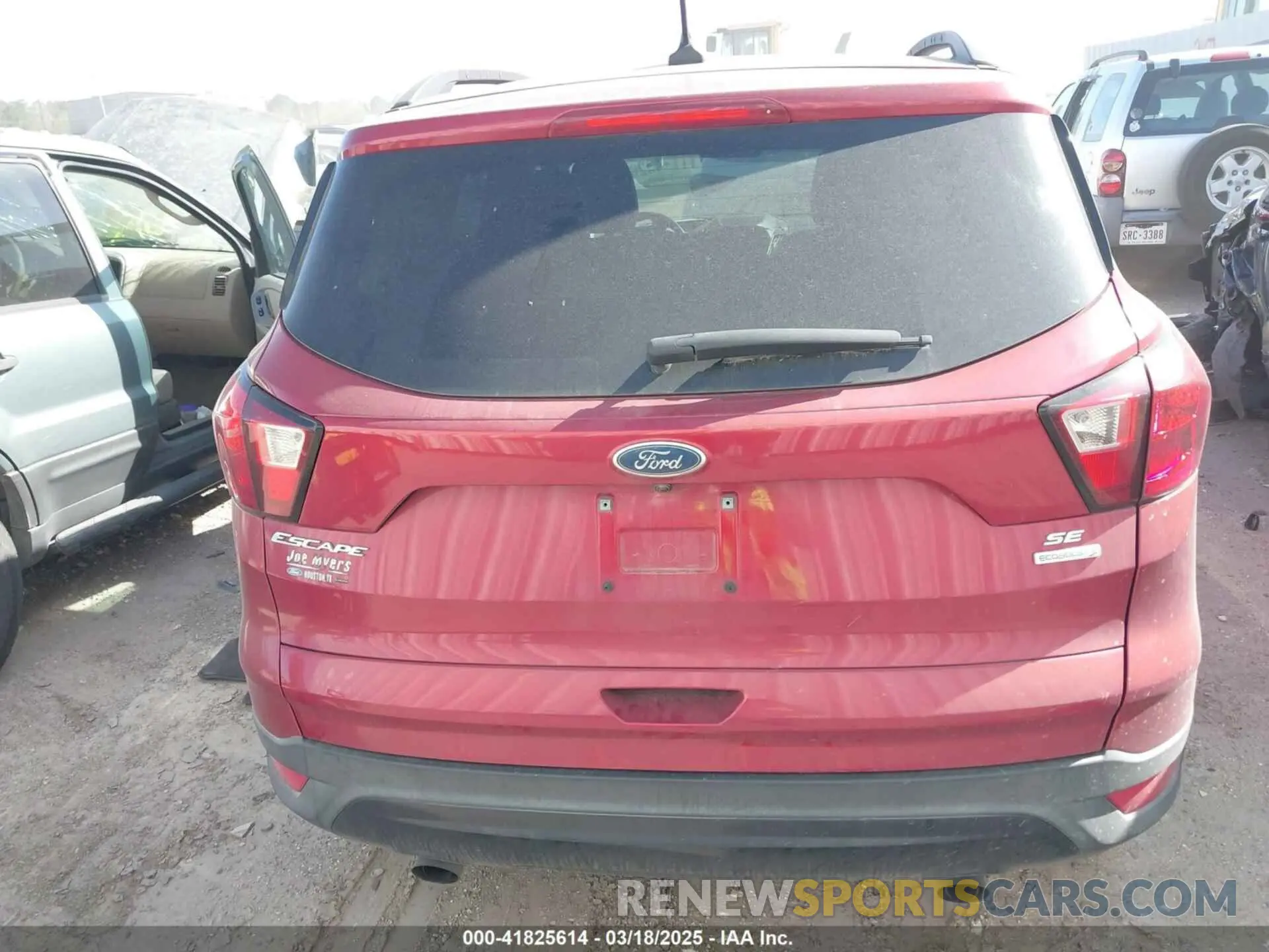 16 Photograph of a damaged car 1FMCU0GD1KUA17486 FORD ESCAPE 2019