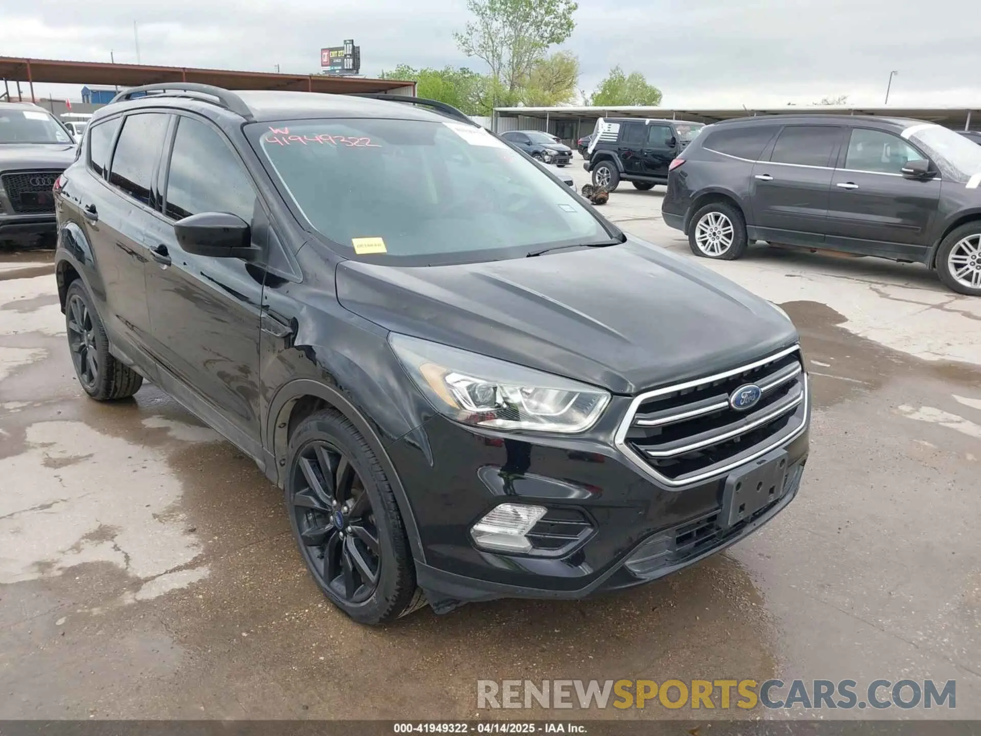 1 Photograph of a damaged car 1FMCU0GD1KUA53503 FORD ESCAPE 2019