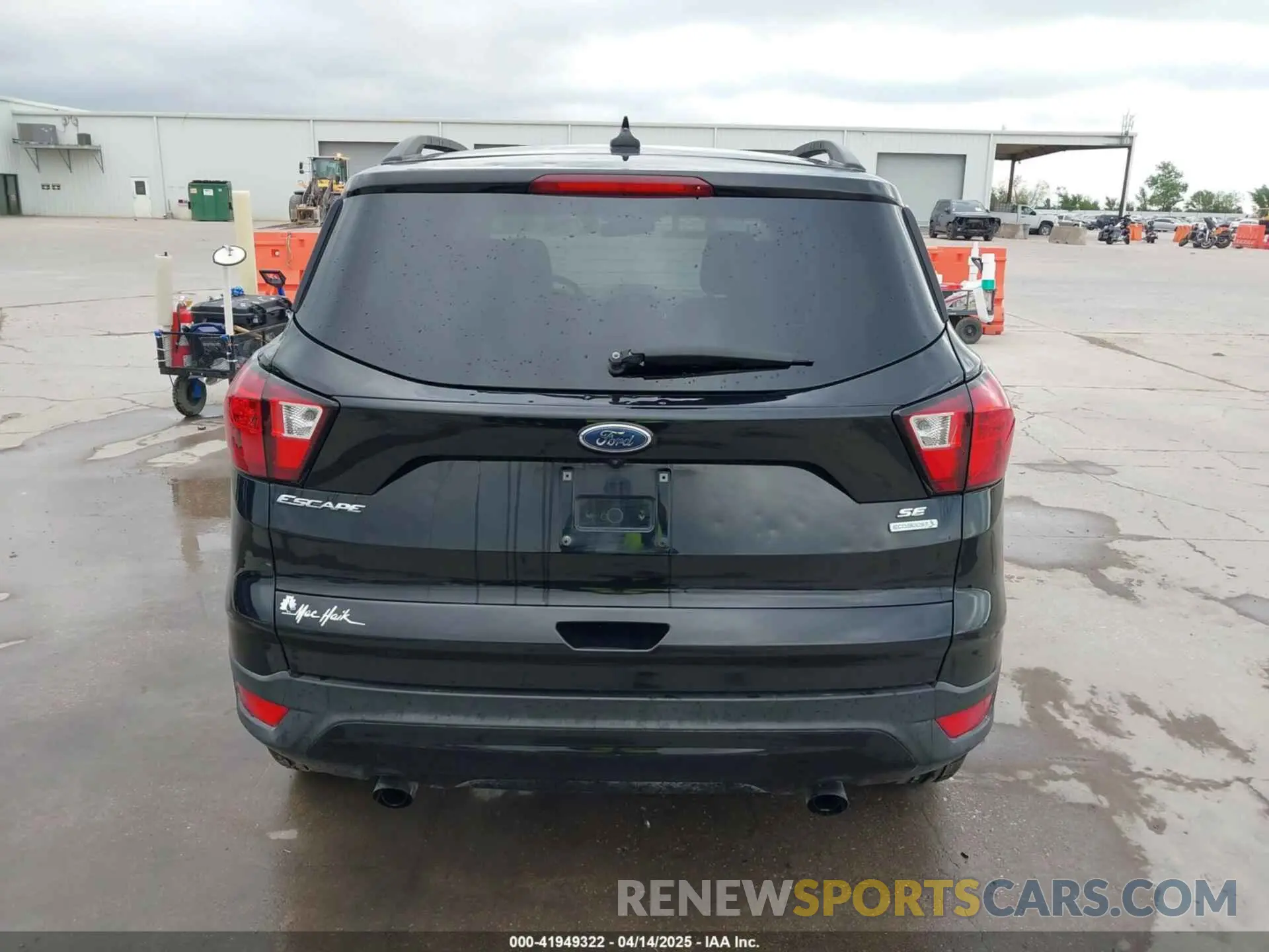 16 Photograph of a damaged car 1FMCU0GD1KUA53503 FORD ESCAPE 2019