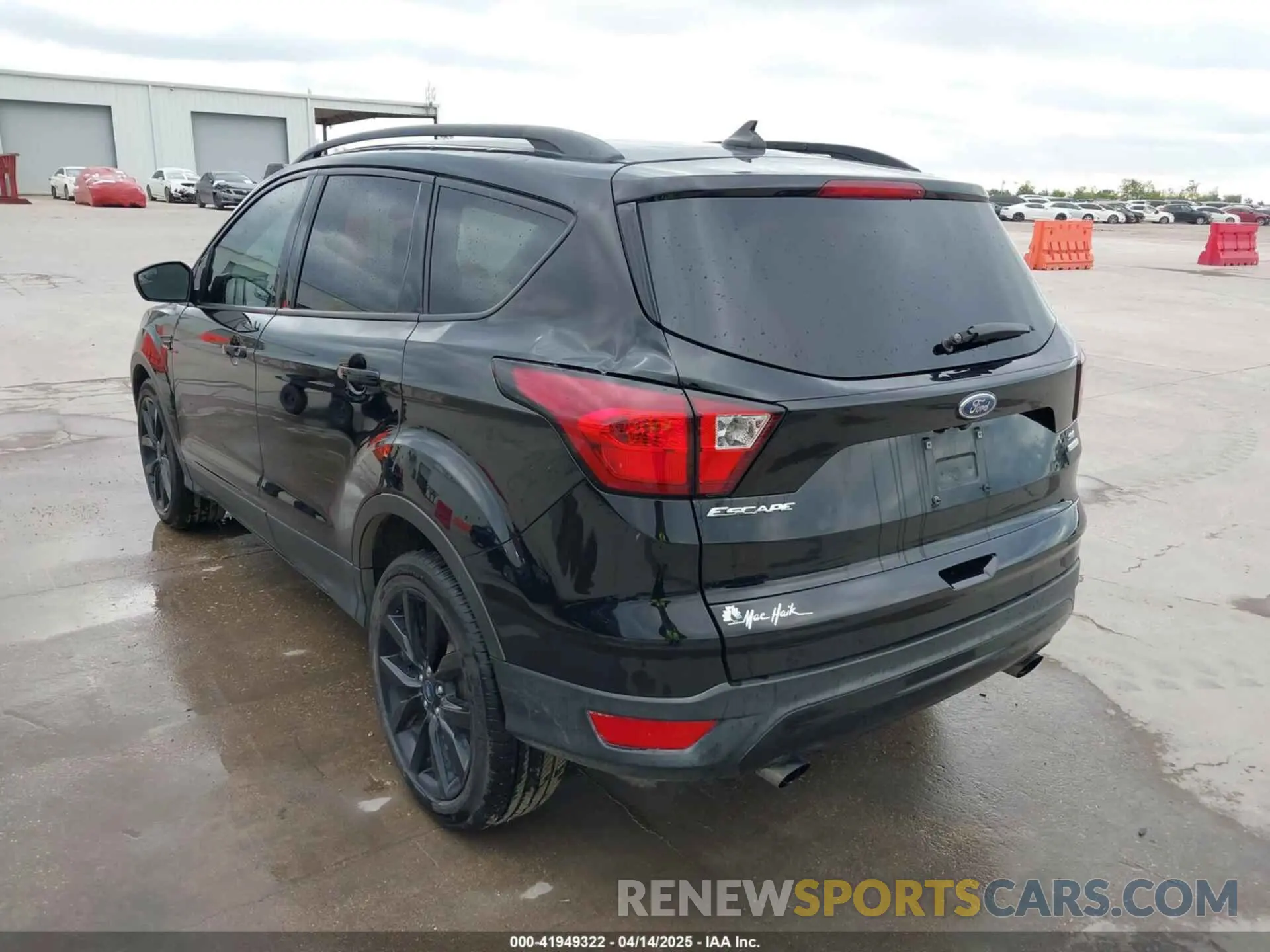 3 Photograph of a damaged car 1FMCU0GD1KUA53503 FORD ESCAPE 2019