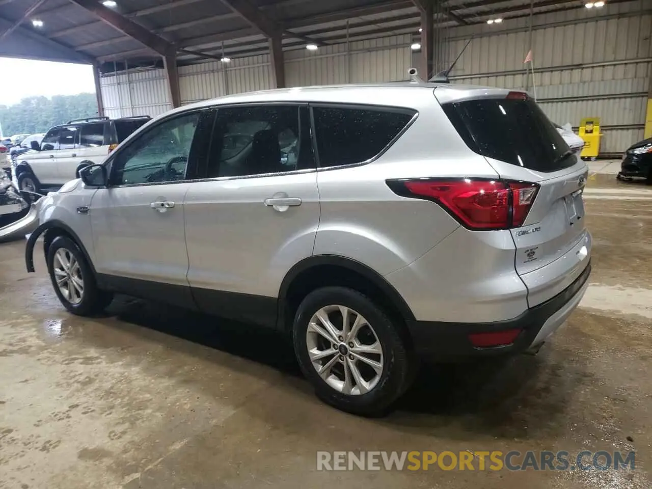 2 Photograph of a damaged car 1FMCU0GD1KUB07253 FORD ESCAPE 2019