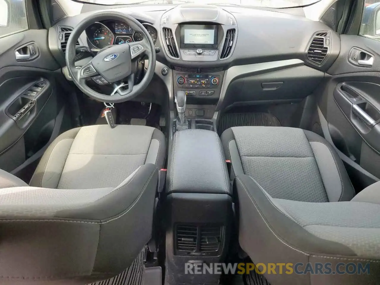 8 Photograph of a damaged car 1FMCU0GD1KUB15563 FORD ESCAPE 2019