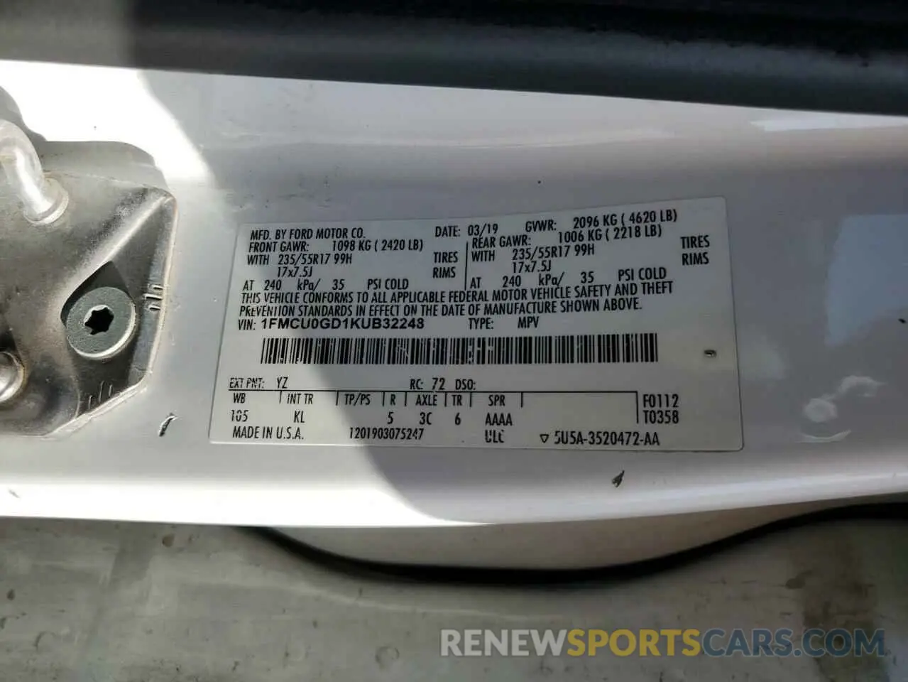 13 Photograph of a damaged car 1FMCU0GD1KUB32248 FORD ESCAPE 2019