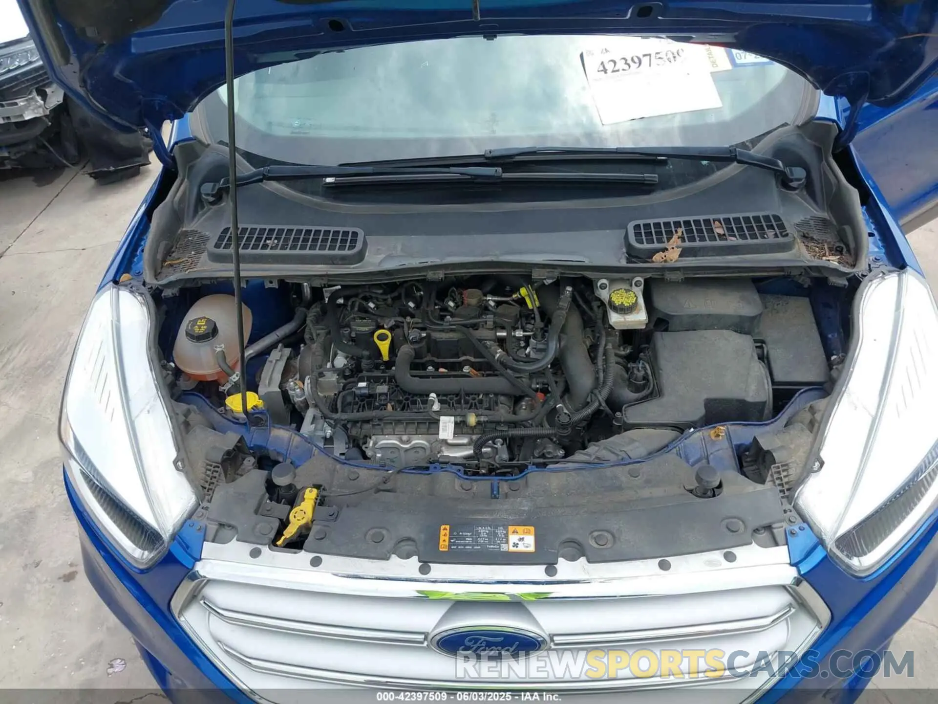 10 Photograph of a damaged car 1FMCU0GD1KUB51592 FORD ESCAPE 2019